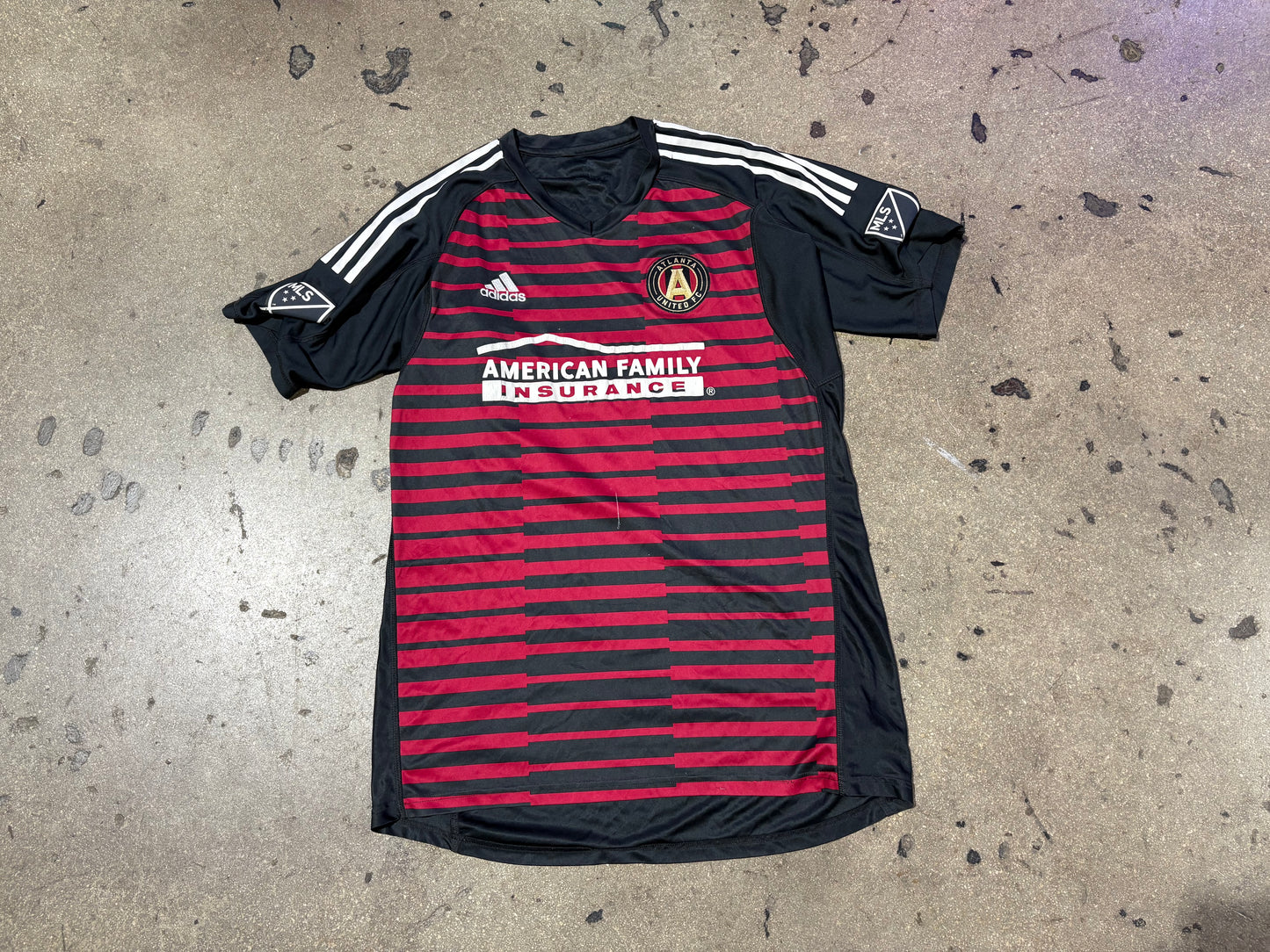 Adidas Atlanta United Striped Jersey - Black /Red Size Large