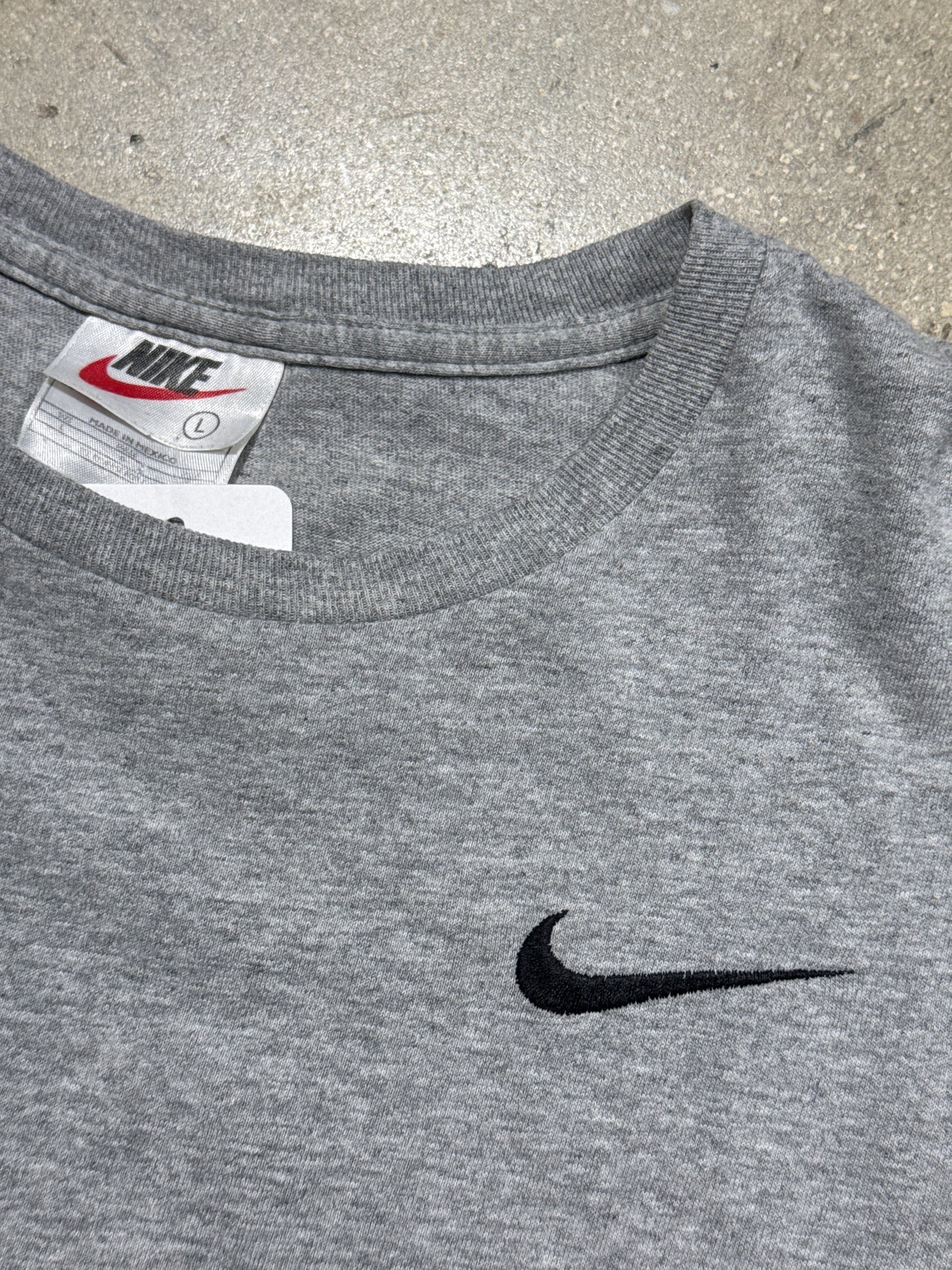 Nike Embroidered Swoosh Tee - Grey Size Youth Large