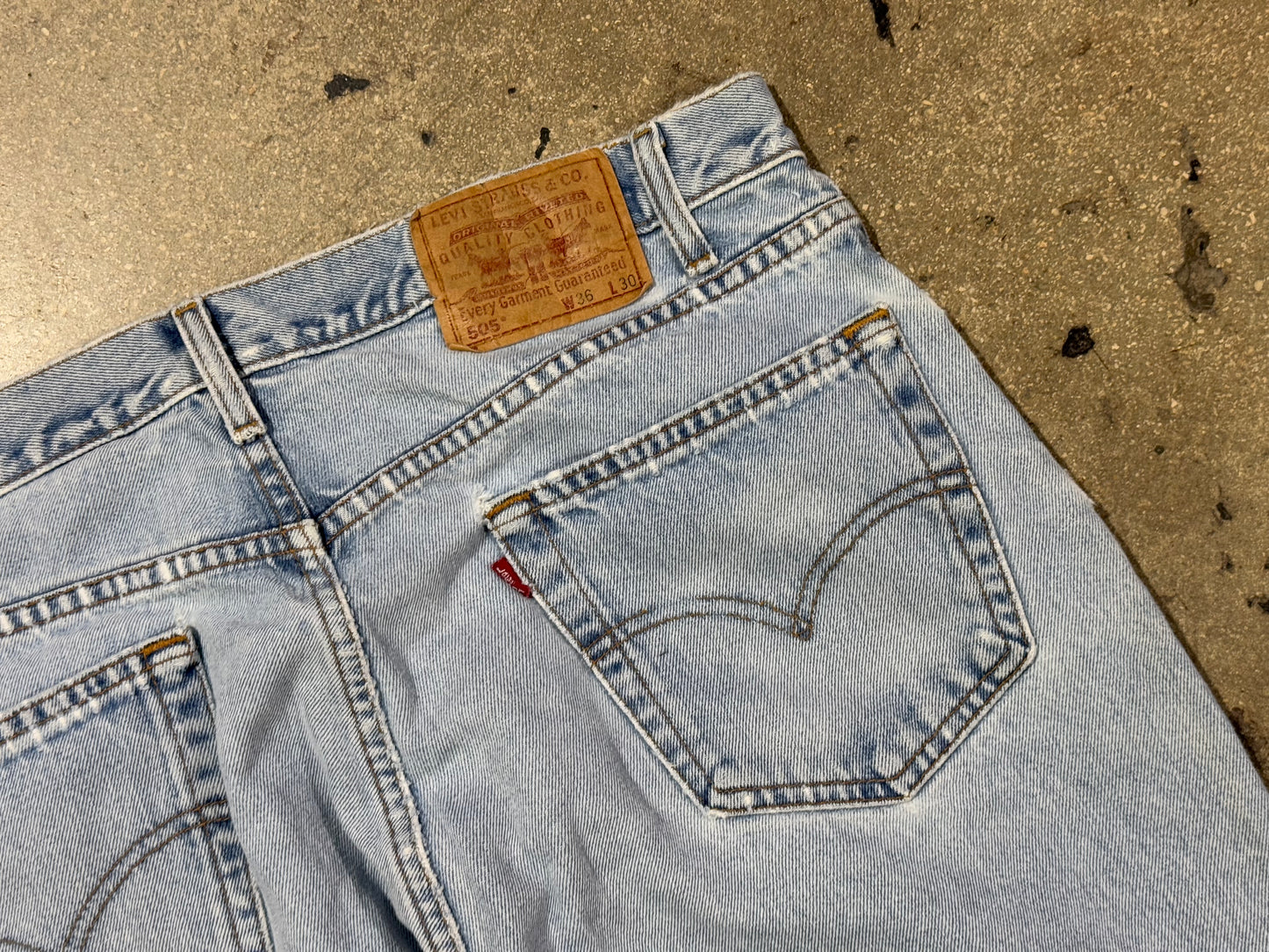 Levis 505 Denim - Light Wash Size 36x30