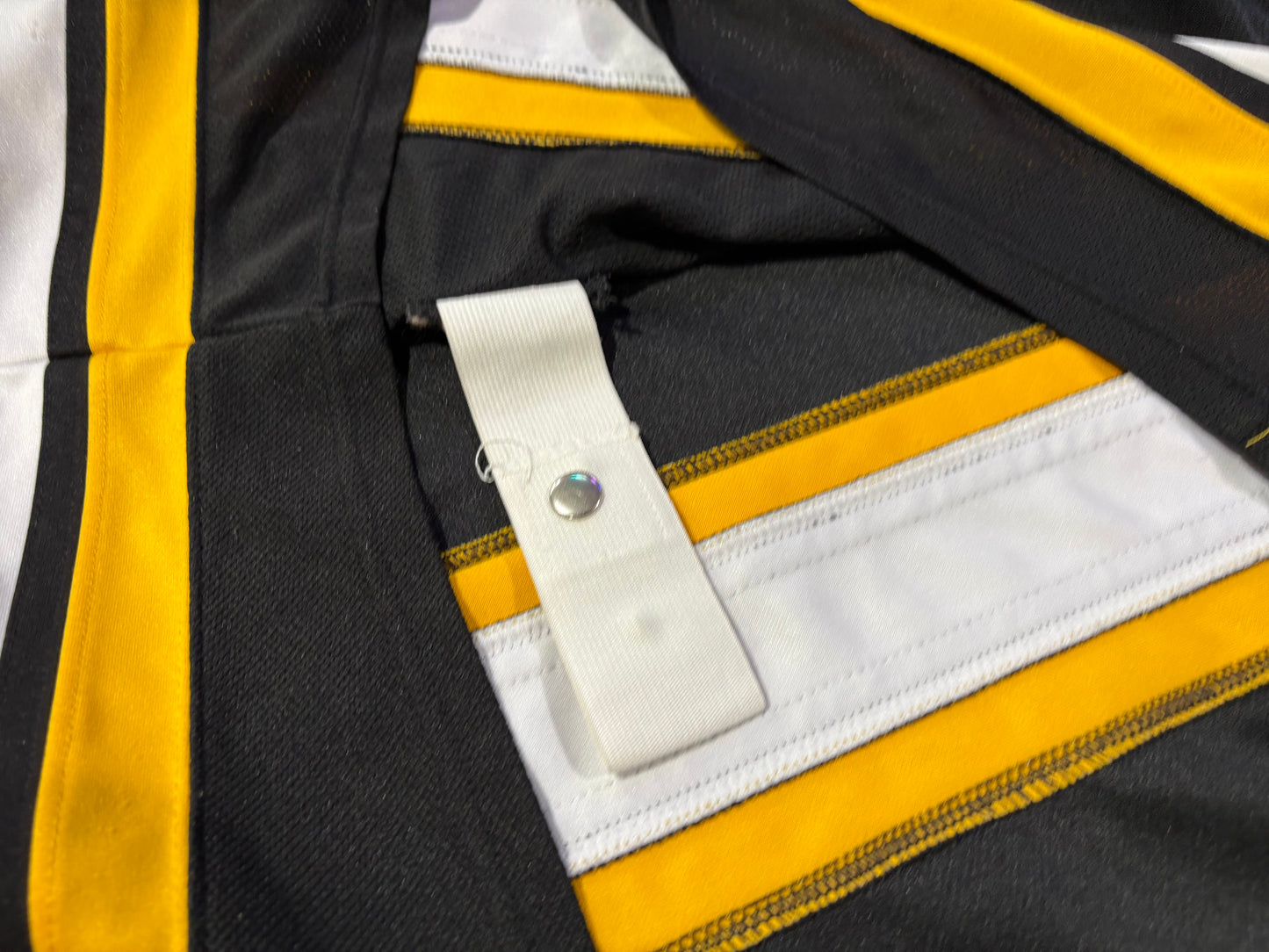 Reebok Boston Bruins Thomas #30 Authentic Jersey Size 52