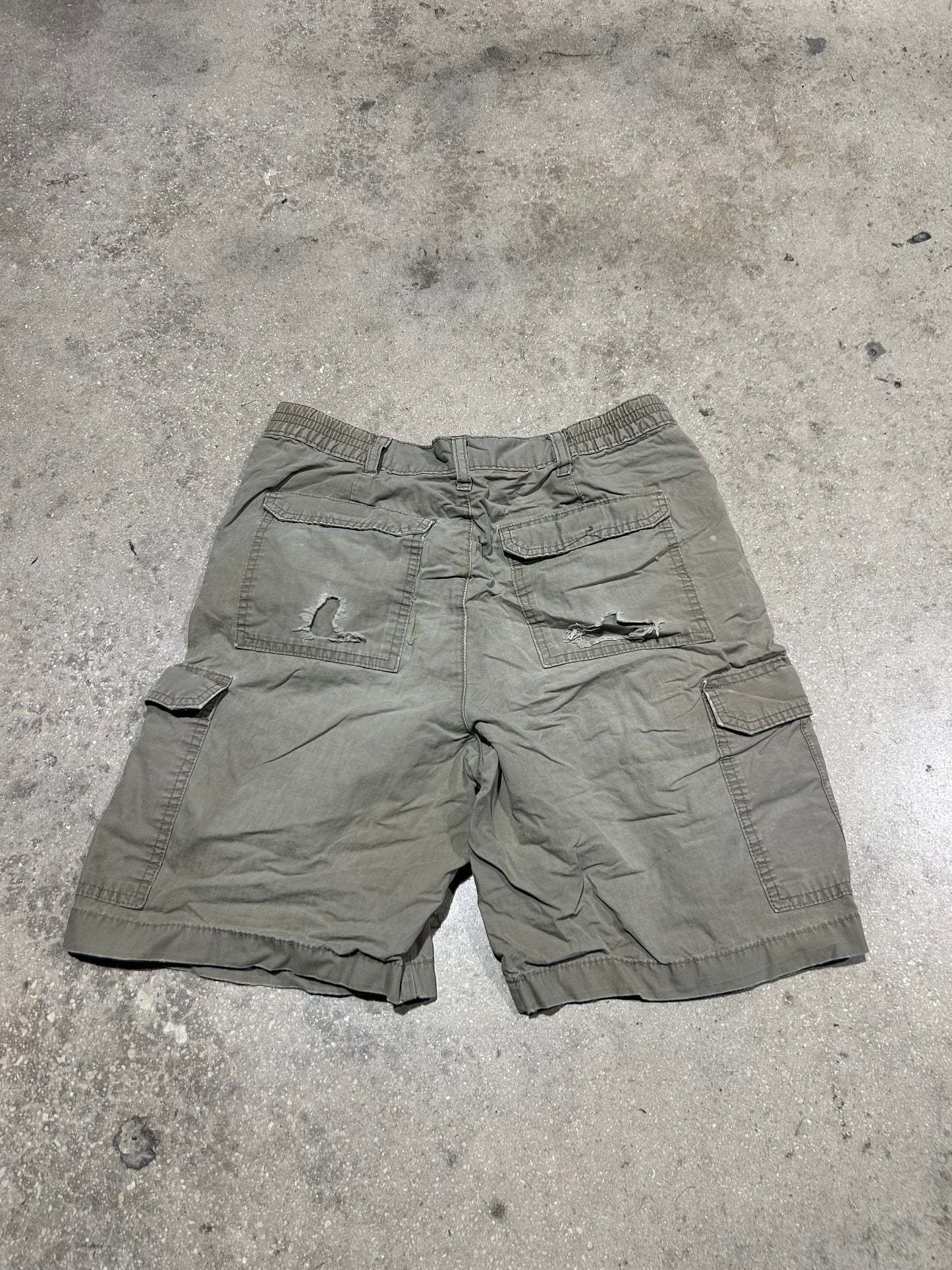 Thrashed Wrangler Cargo Shorts - Khaki Size 32