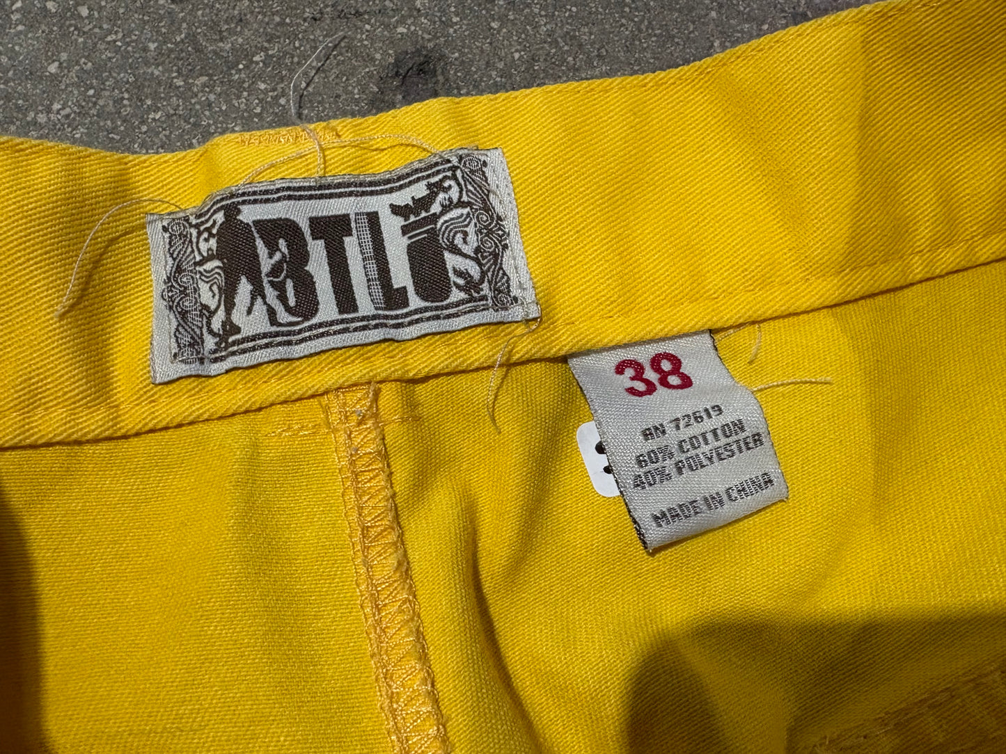 Y2K BTL Baggy Cargo Shorts - Yellow Size 38