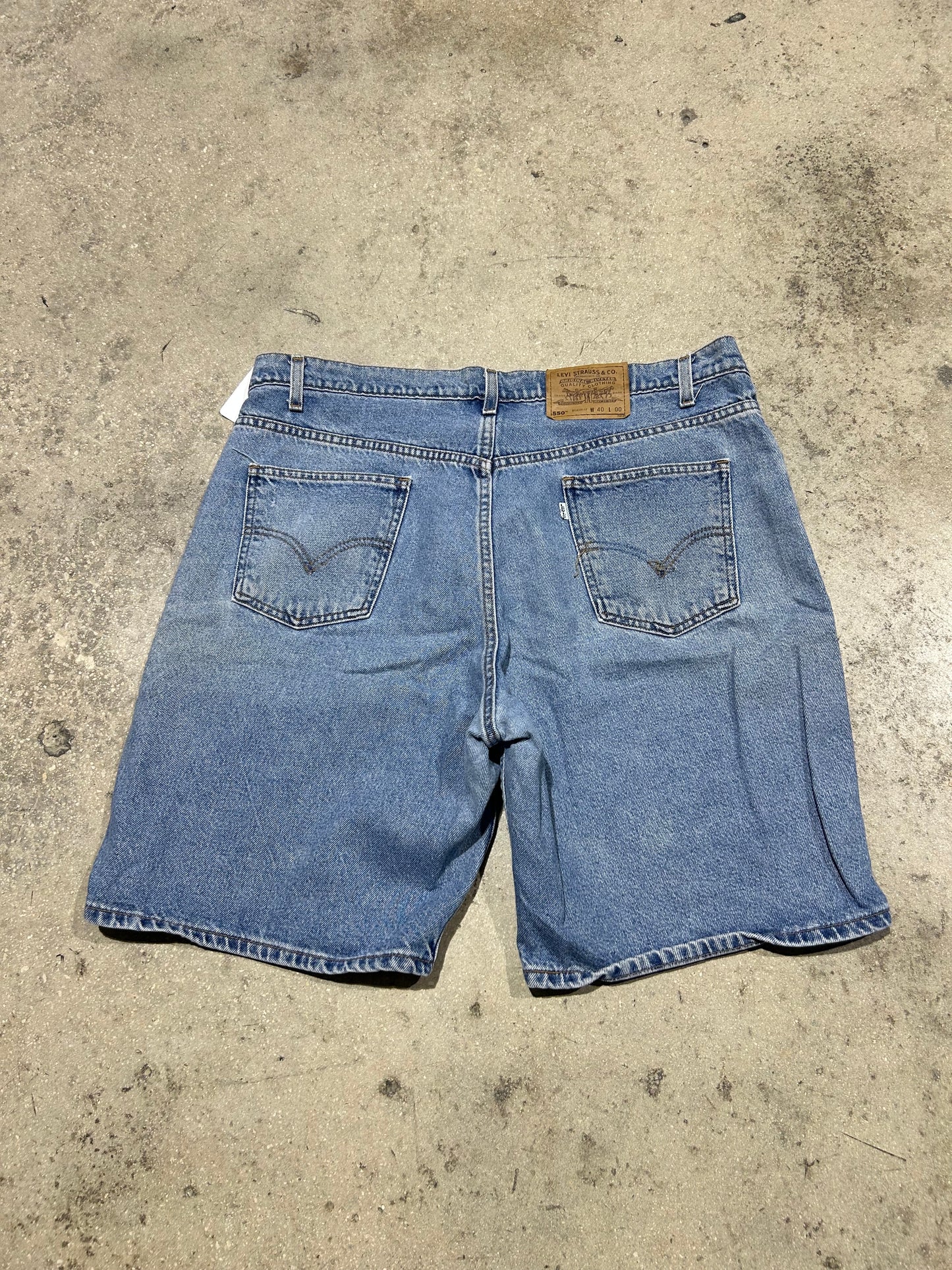 Levis 550 Denim Shorts - Blue Light Wash Size 40