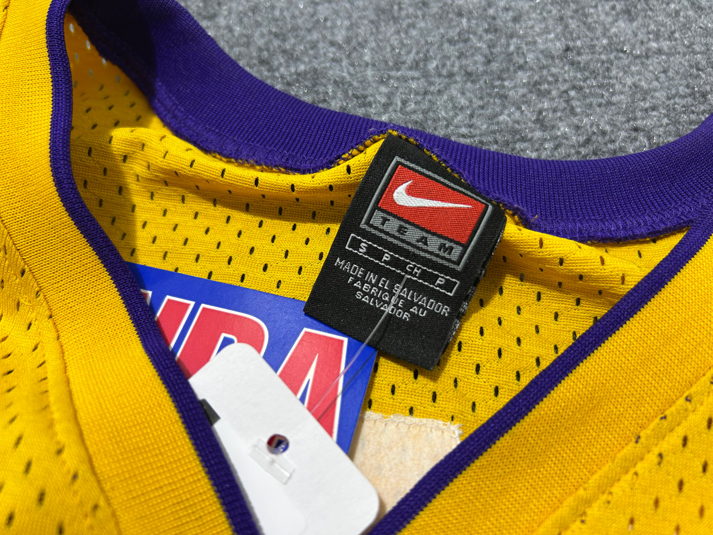 Los Angeles Lakers Horry #5 Basketball Jersey - gold Size small