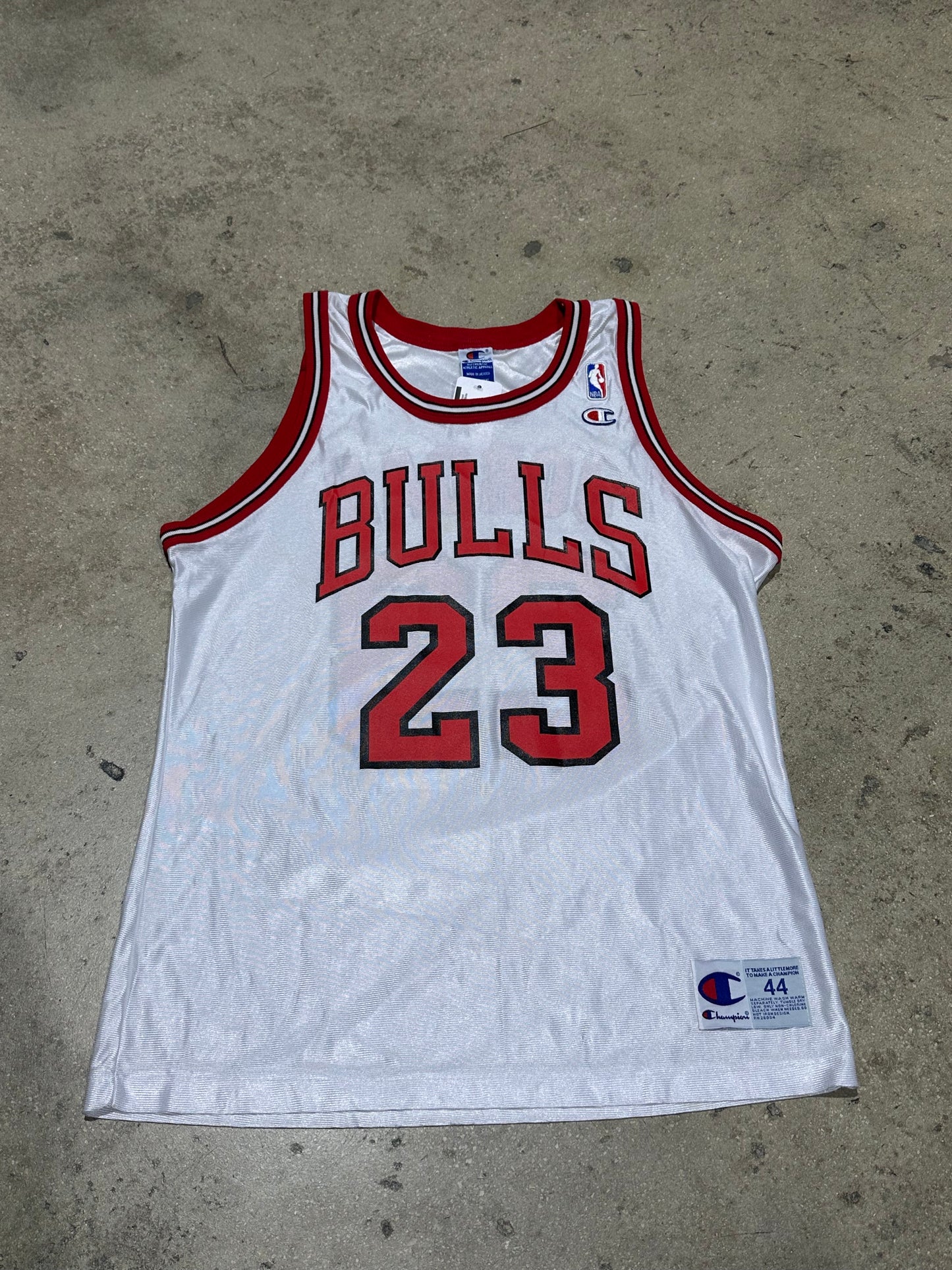 Chicago Bulls Michael Jordan Jersey - White Size 44/Large