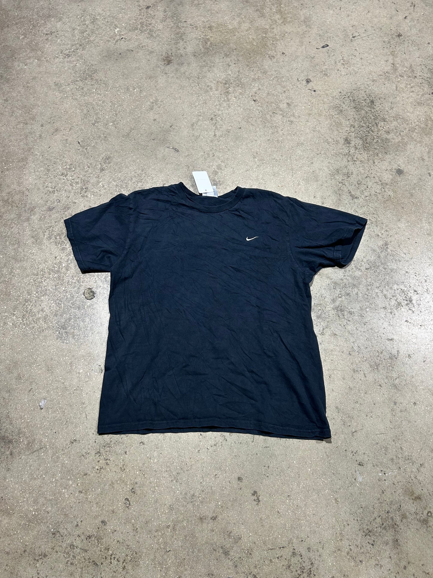 Nike Small Logo Tee - Black Size Medium