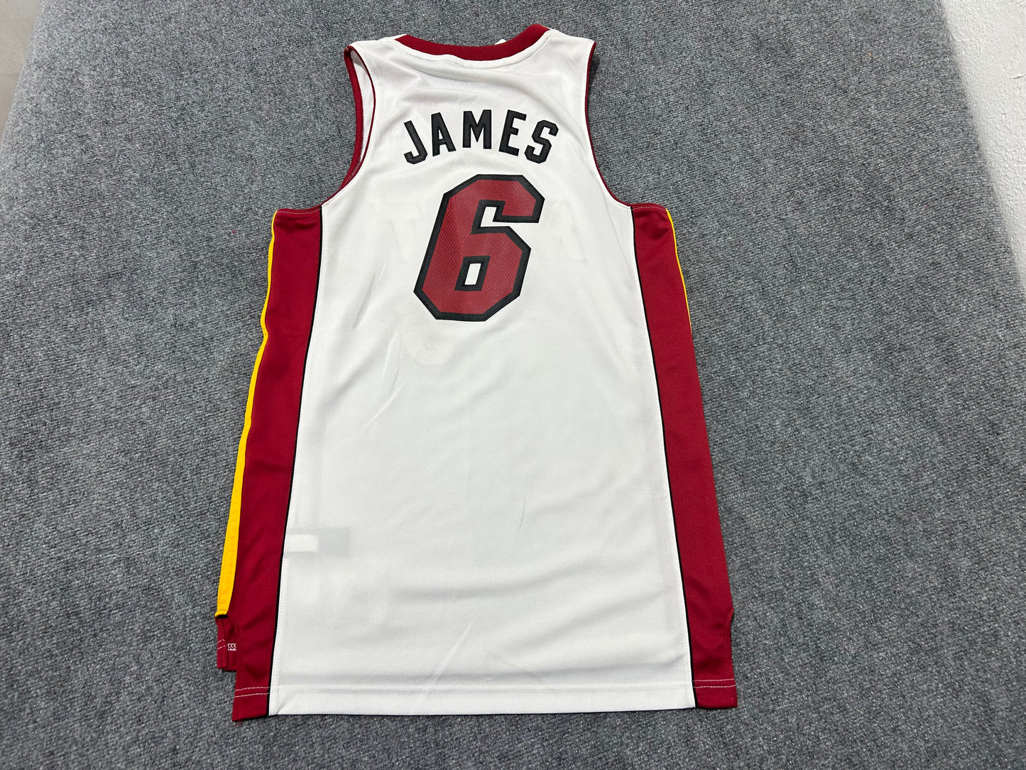 Miami Heat Lebron James #6 Basketball Jersey - White Size Small