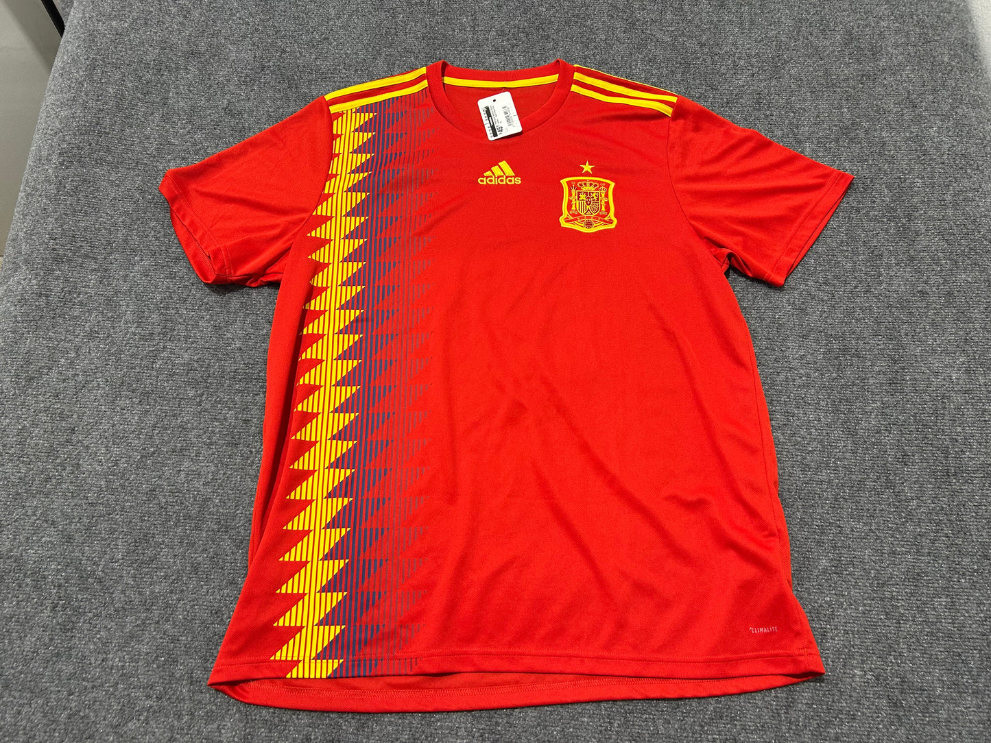 2008 Spain National Soccer Jersey - Red/Yellow Size XL