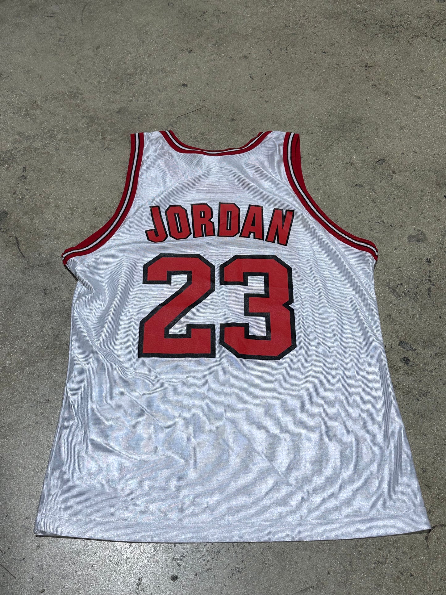 Chicago Bulls Michael Jordan Jersey - White Size 44/Large