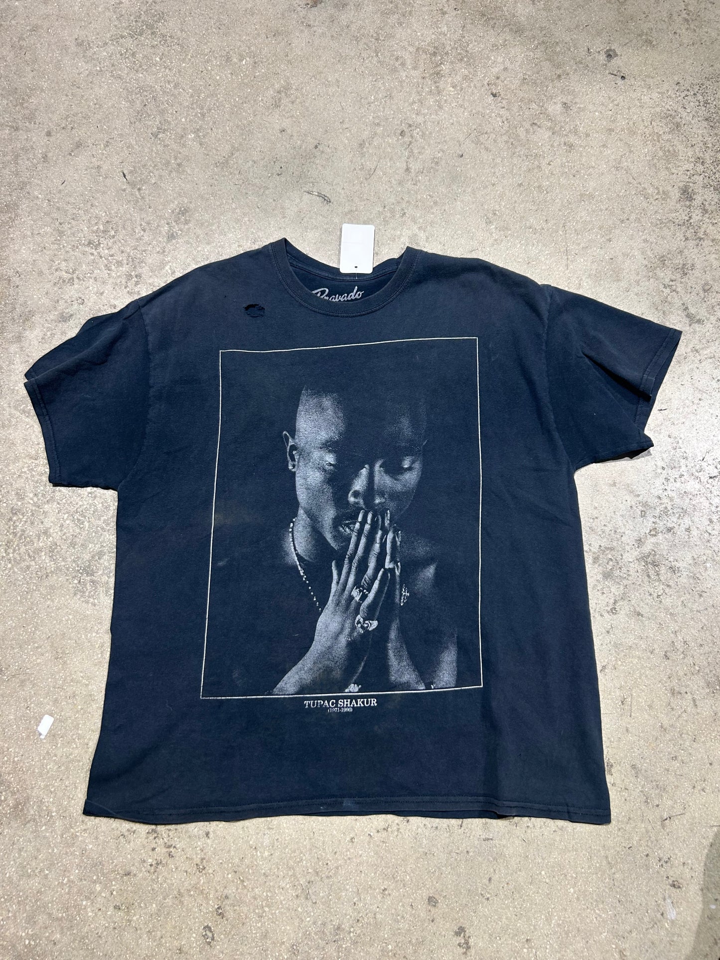 Thrashed/Distressed Tu Pac Memorial Tee - Black Size XL