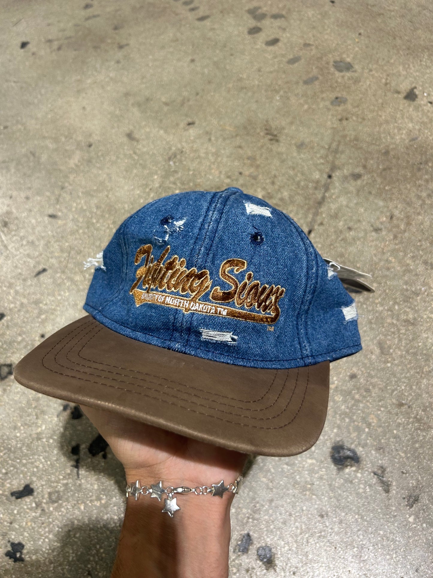 University Of North Dakota Fighting Sioux Hat- Denim/Brown