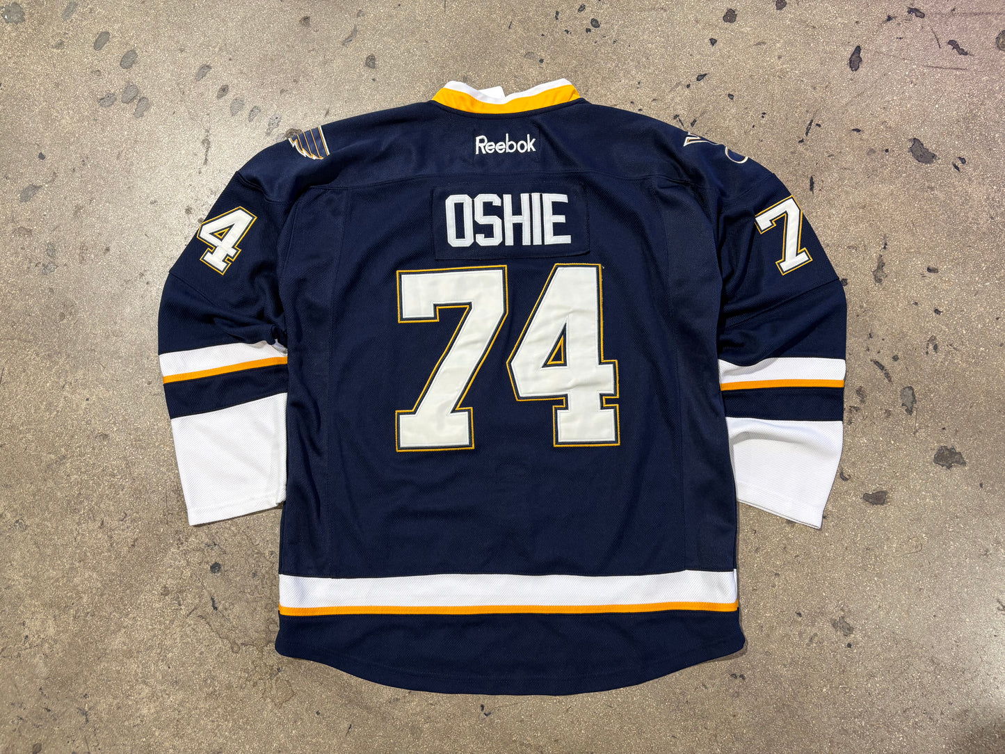 Reebok St. Louis Blue Oshie #74 Authentic Jersey Size 52