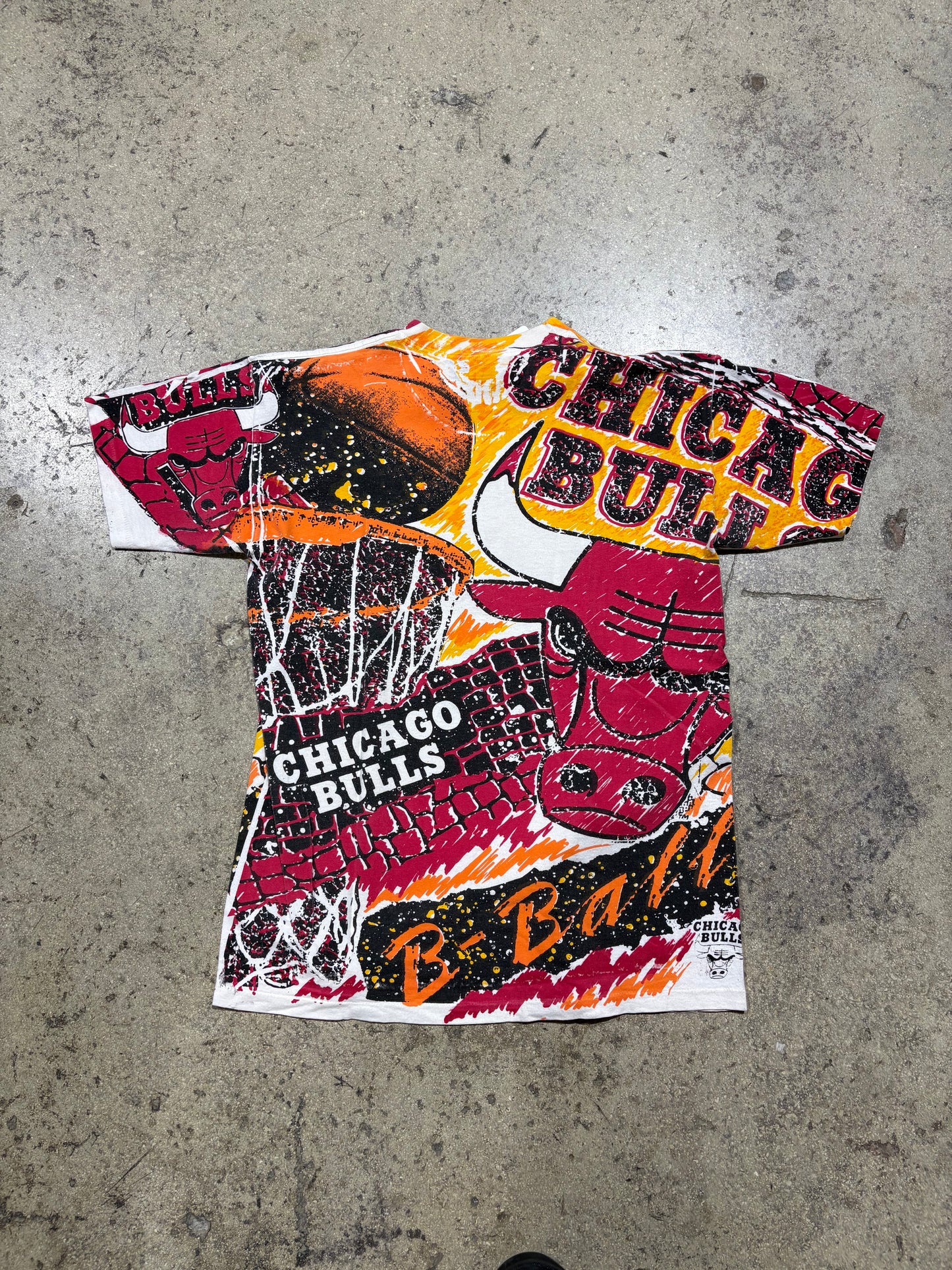 Signal Chicago Bulls AOP Tee Size Large (21x28.5)