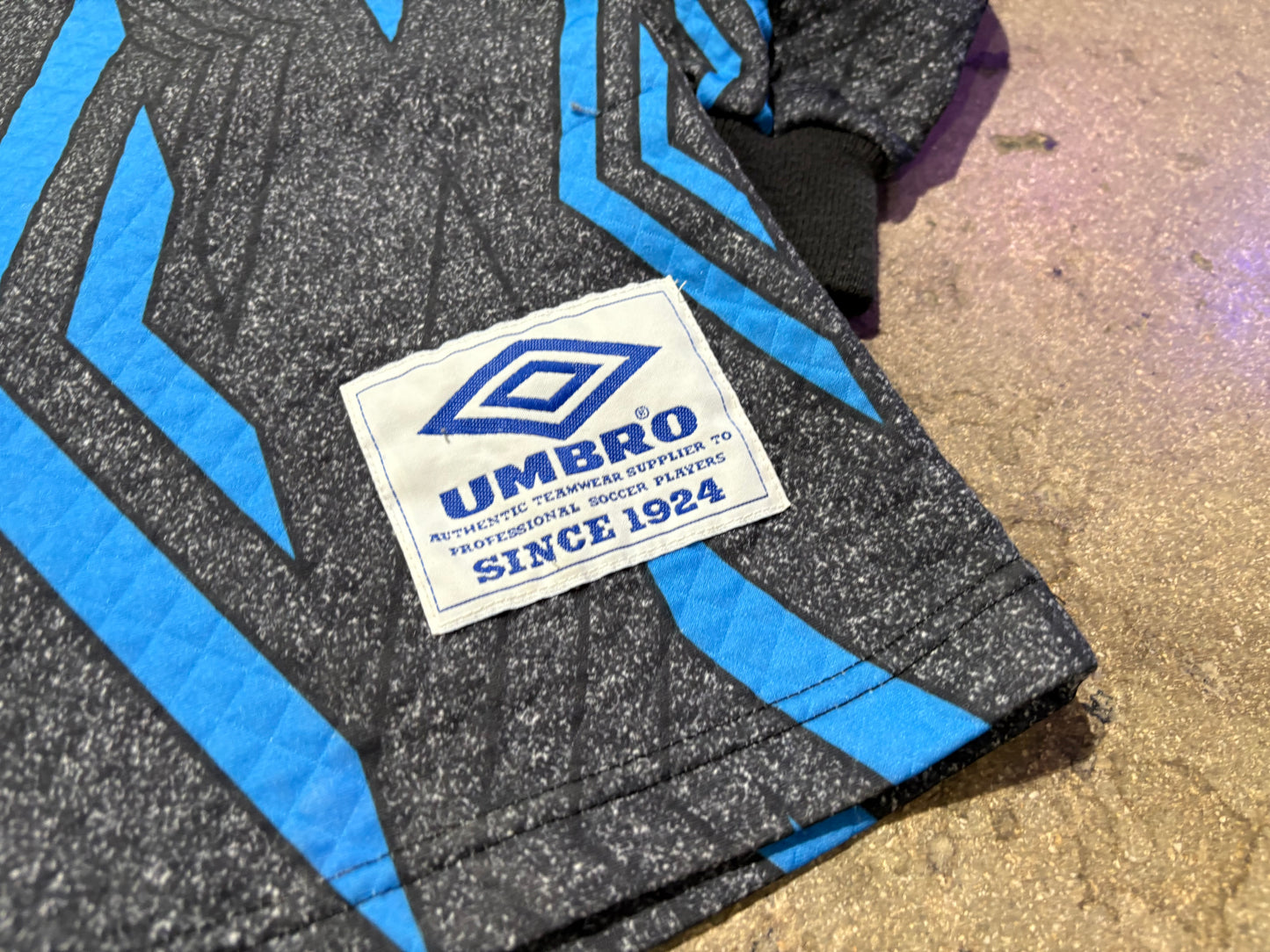 90s Umbro Goalie Soccer Jersey - Black/Blue Size Large