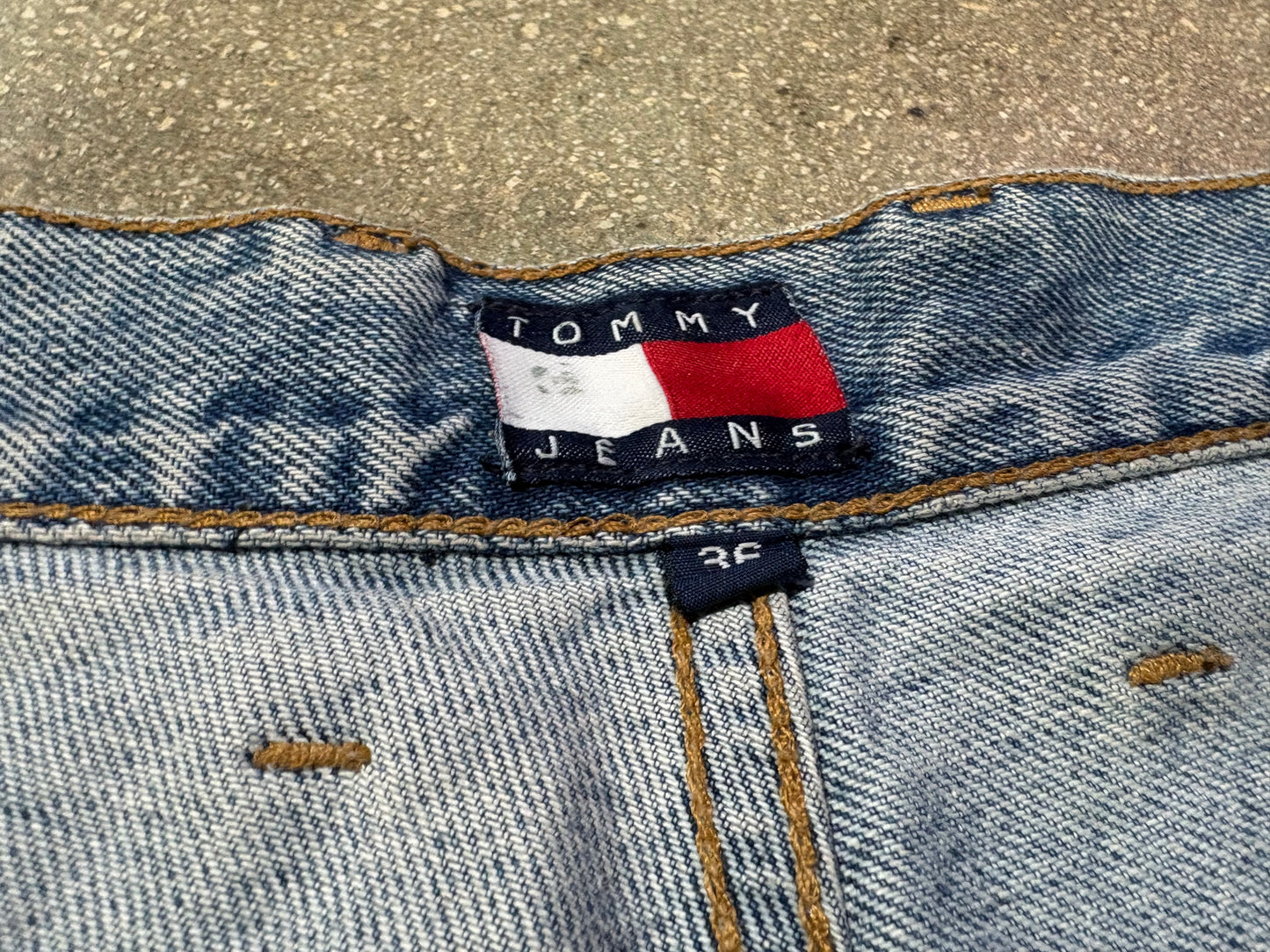 Tommy Jeans Baggy Denim Shorts - Light Wash Size 36