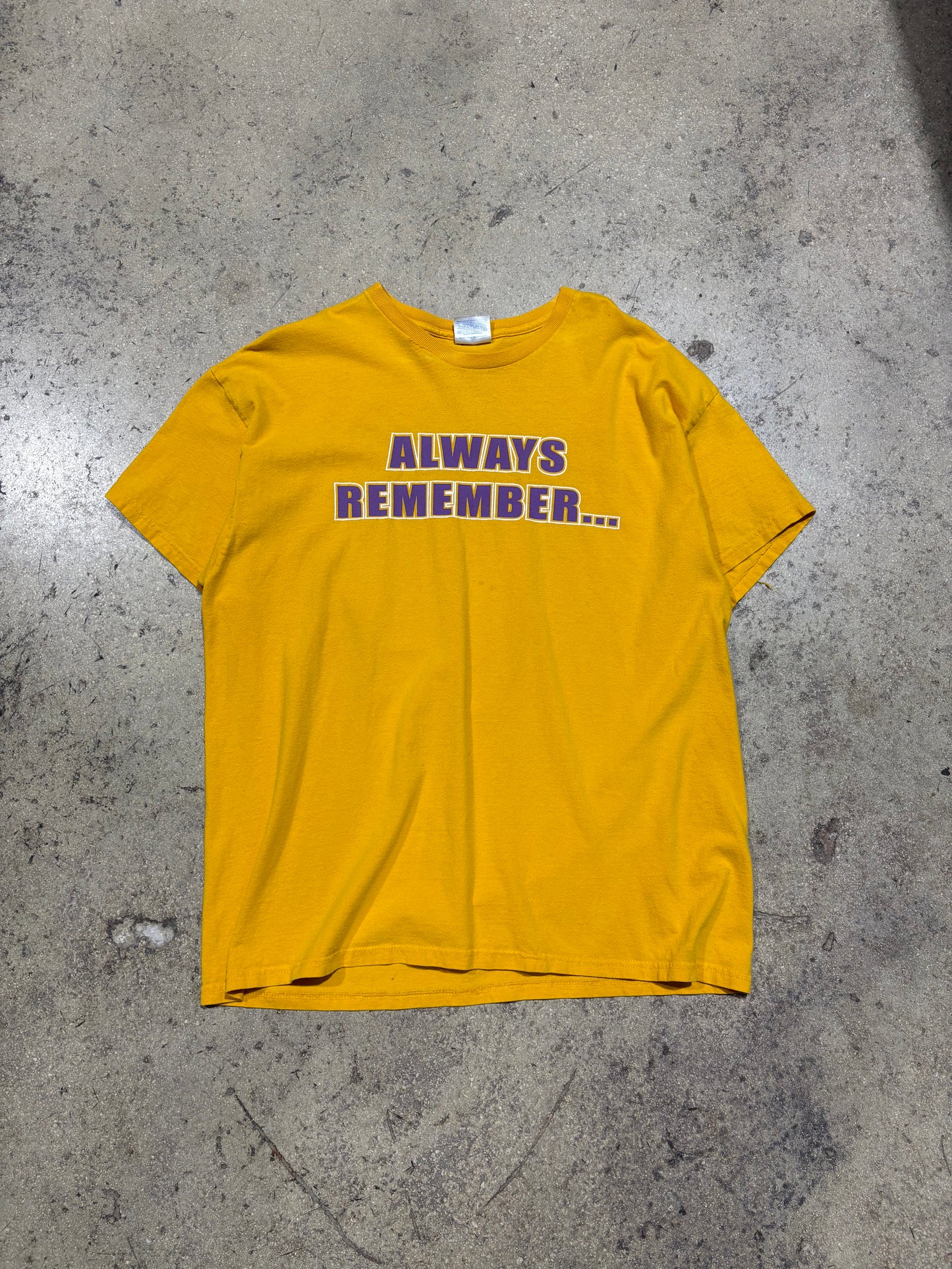 LA Lakers Always Remember Tee - Yellow Size XL(23x27)