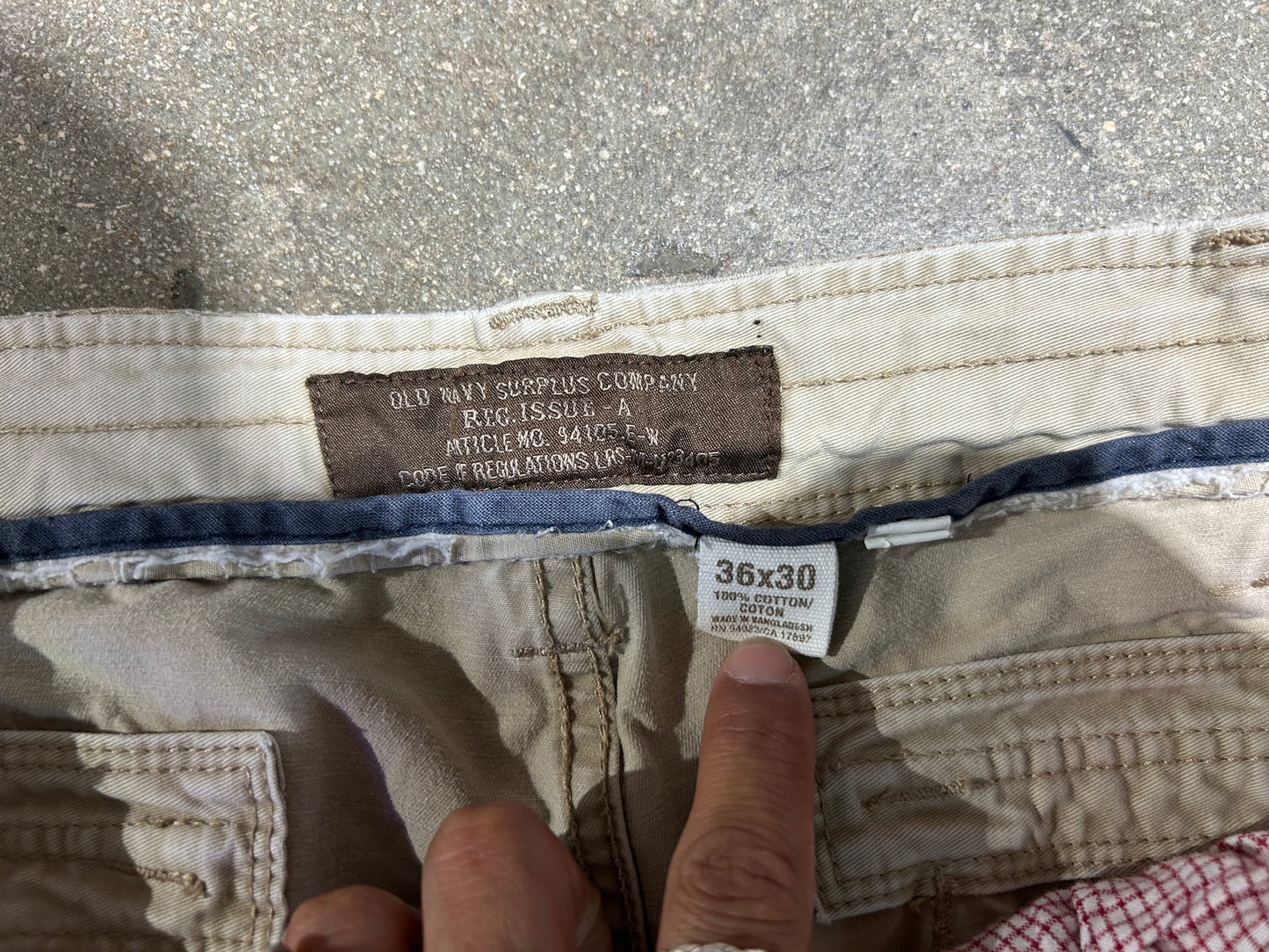 2000s Old Navy Cargo Pants - Khaki size 36x30