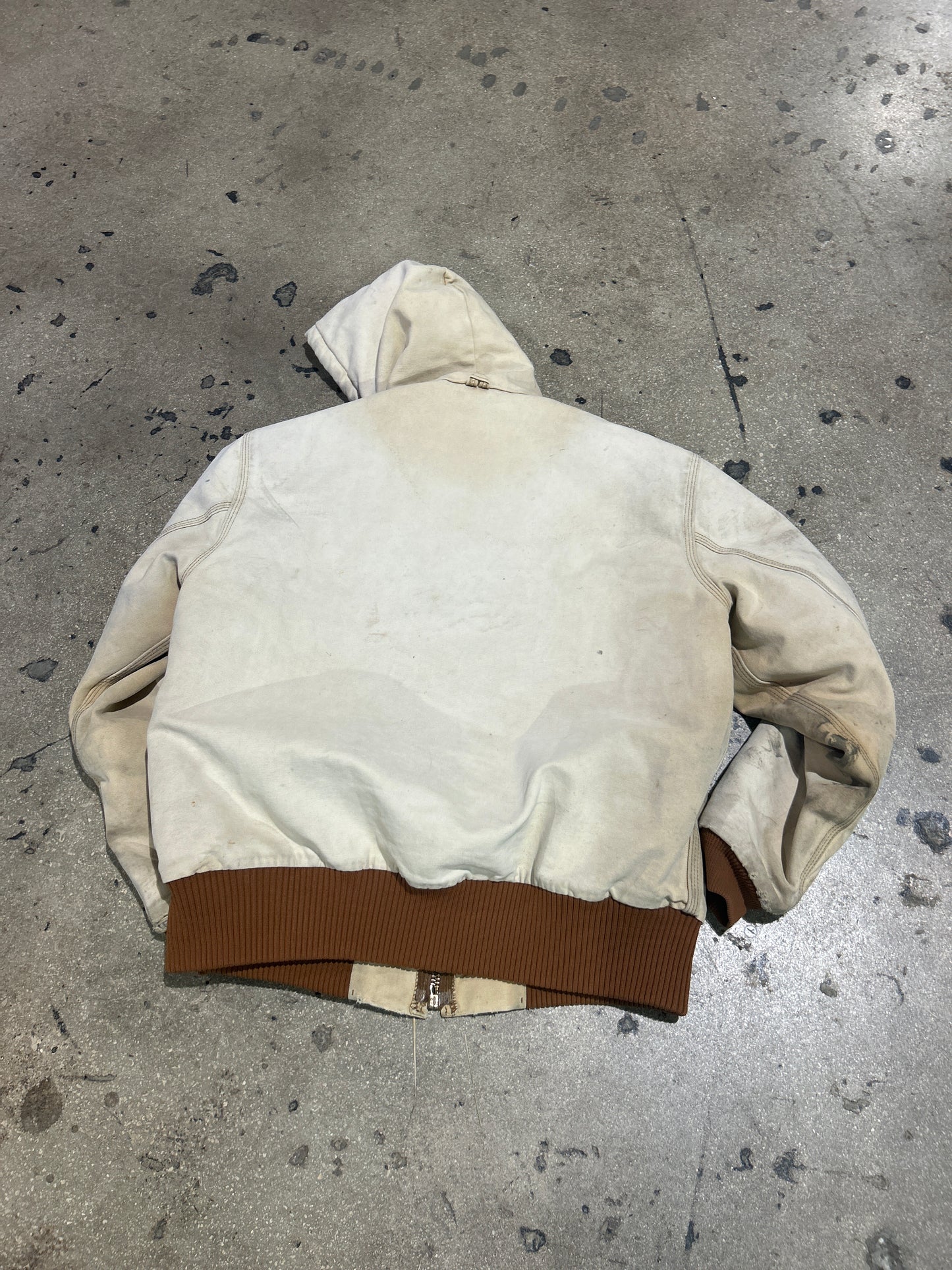 Distressed/Thrashed Carhartt Hooded Jacket - Faded Khaki Size Medium