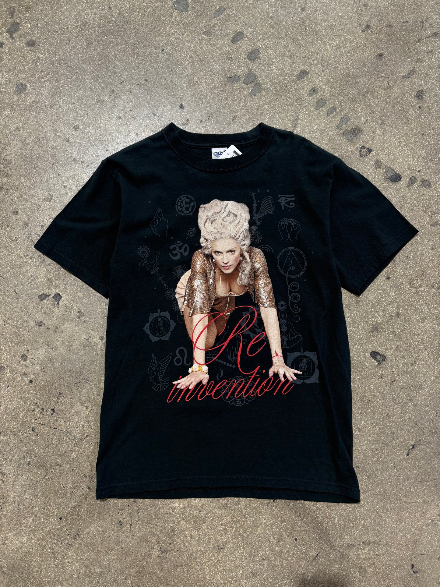 2004 Madonna Reinvention Tour Tee - Black Size Medium (19 x 28.5)