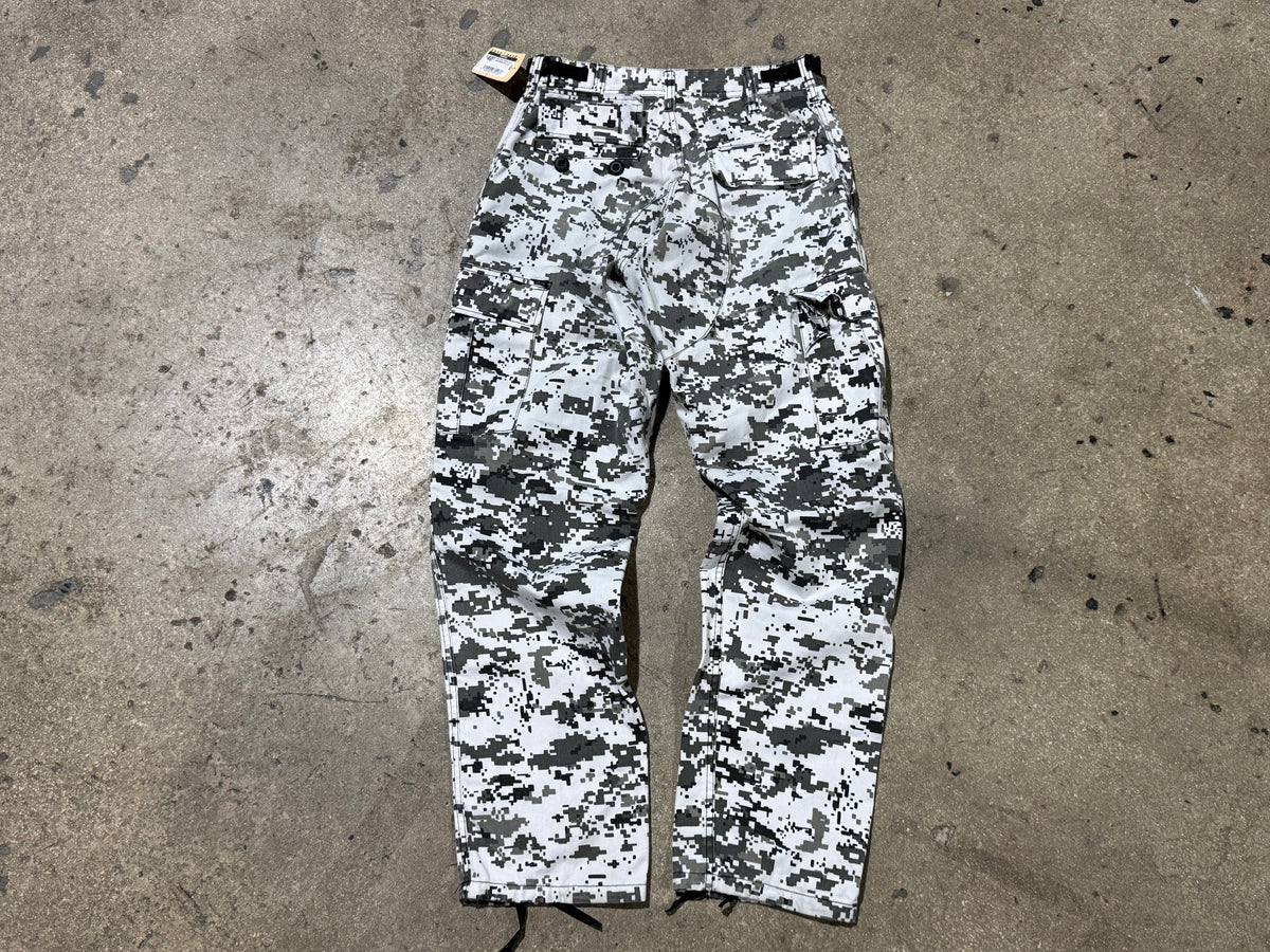Digi Camo Pants - Black/White Size 29x32