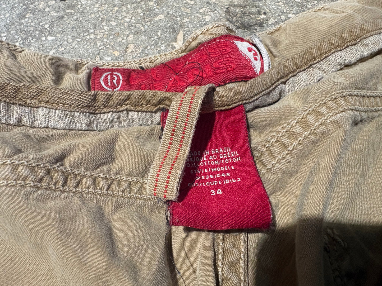 GUESS Cargo Pants - Khaki Size 34x32