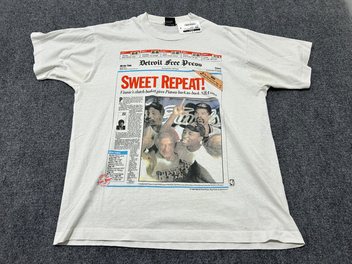 1990 Detroit Pistons Newspaper Tee - White Size XL
