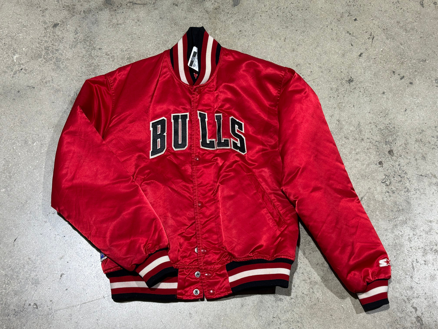 Starter Chicago Bulls Satin Jacket - Red Size Large
