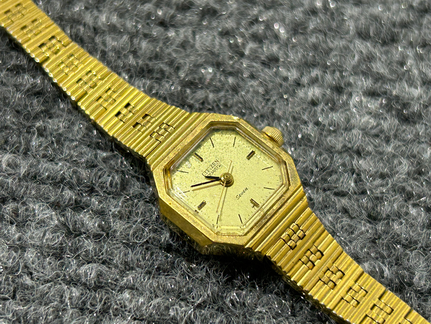 Super Small Face Citizen Watch - Gold *NEEDS BATTERY*