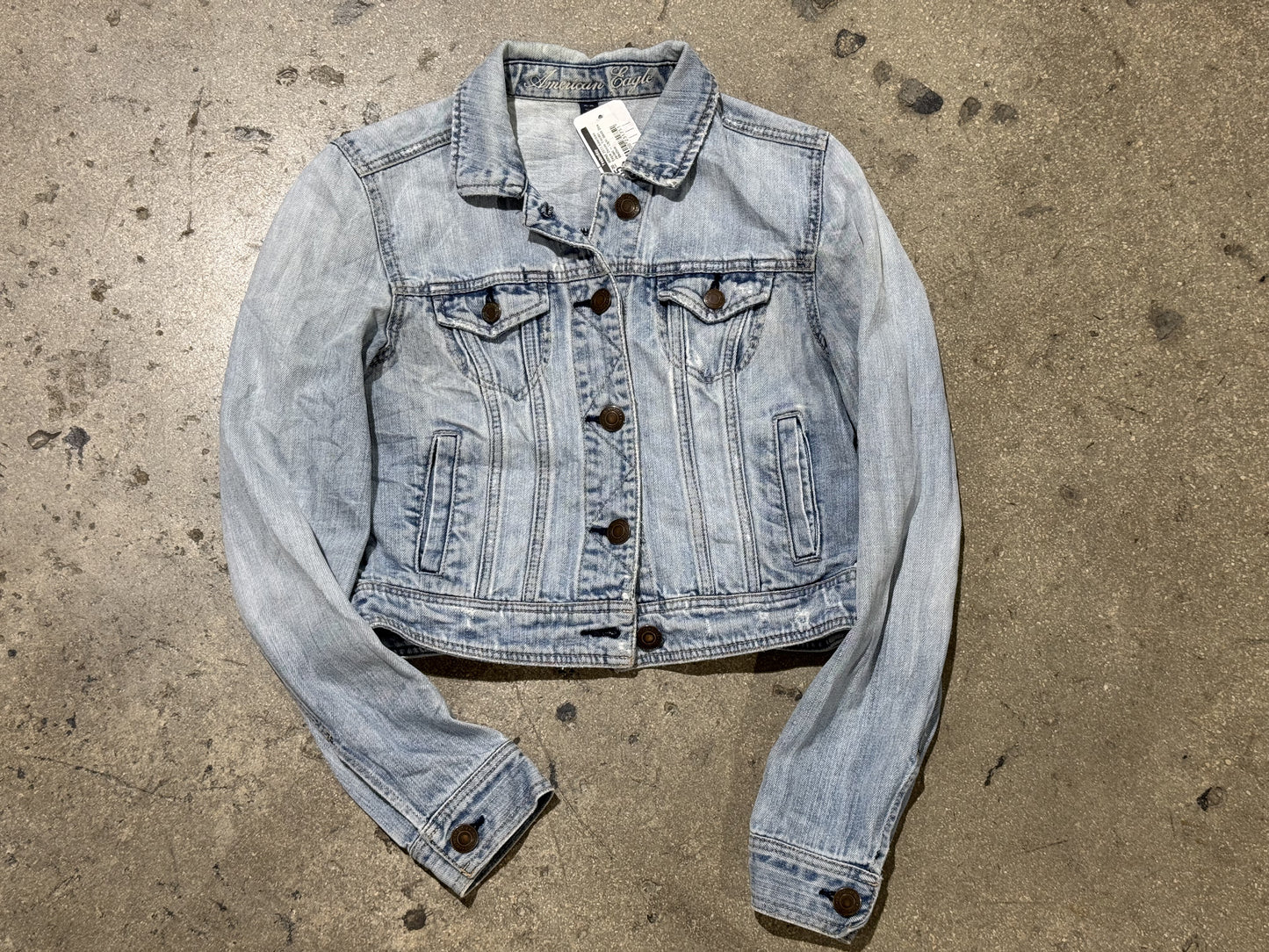 WMNS 2011 American Eagle Denim Trucker Jacket - Light Wash Size Medium