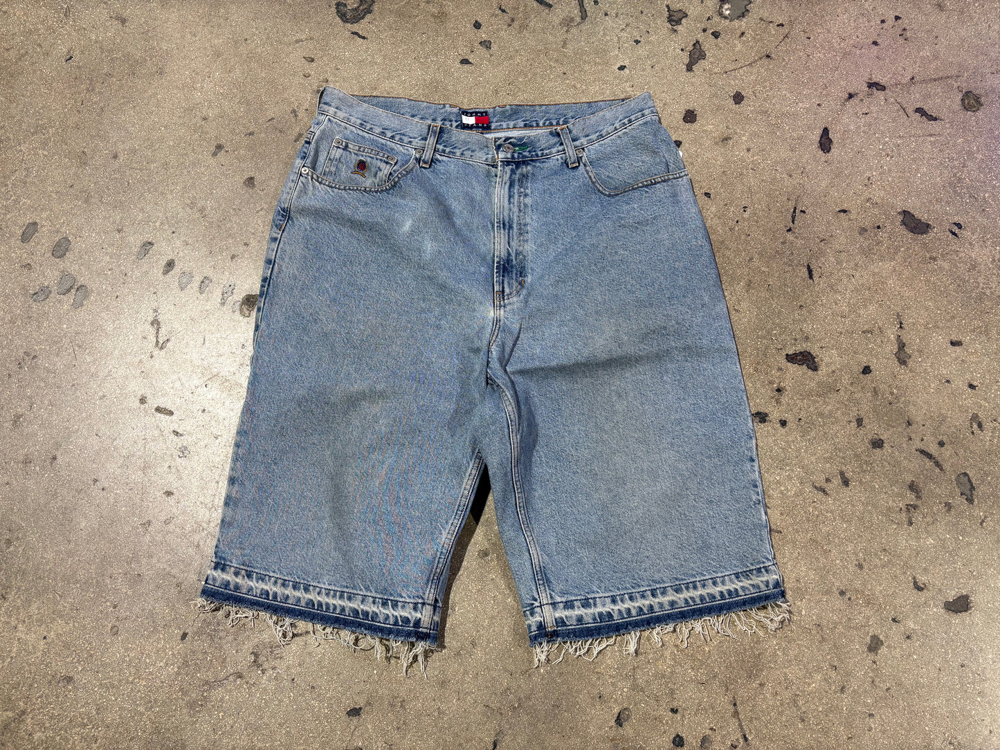 Tommy Jeans Baggy Denim Shorts - Light Wash Size 36