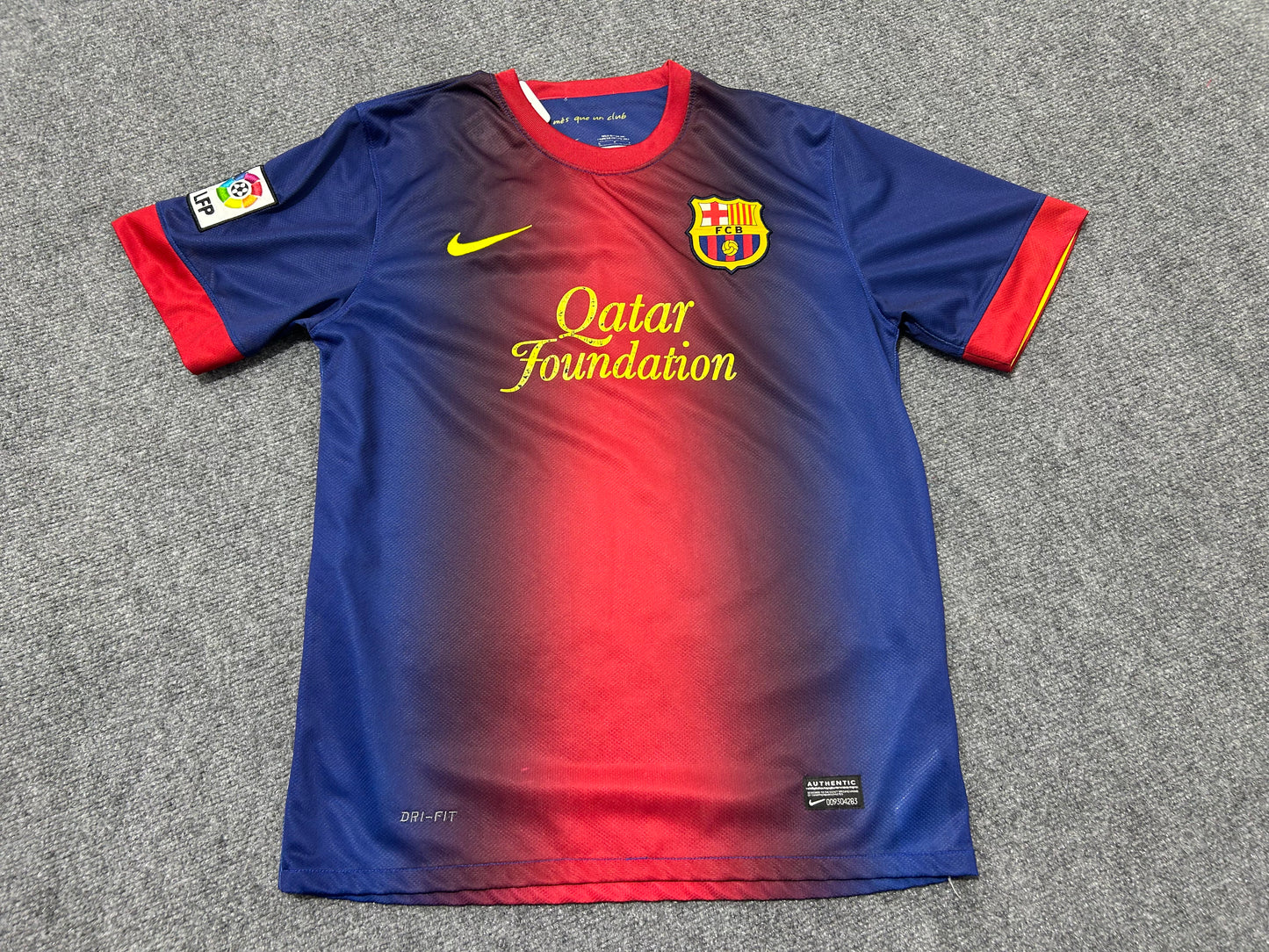 Barcalona Blank Soccer Jersey - Navy/Red Size Small