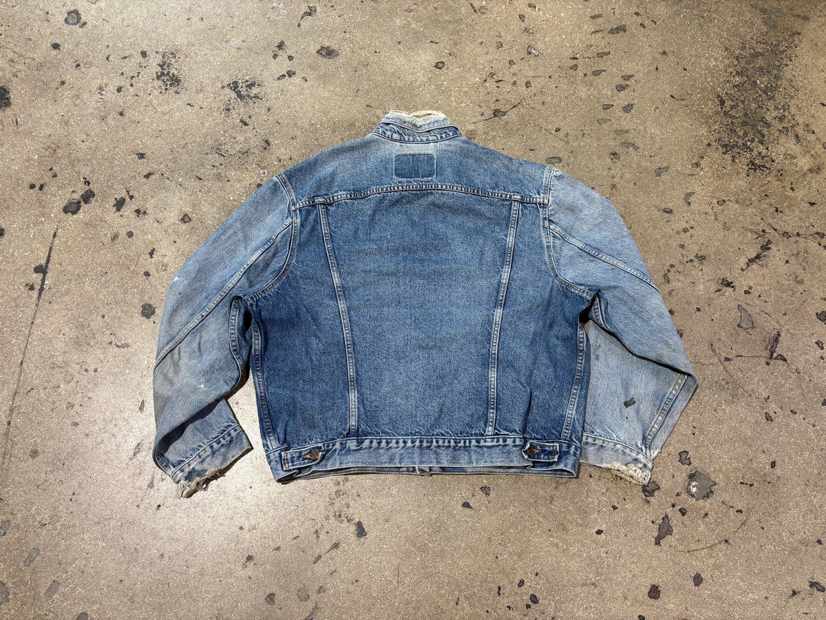 Distressed Levis Light Wash Trucker Jacket - Blue Size Large