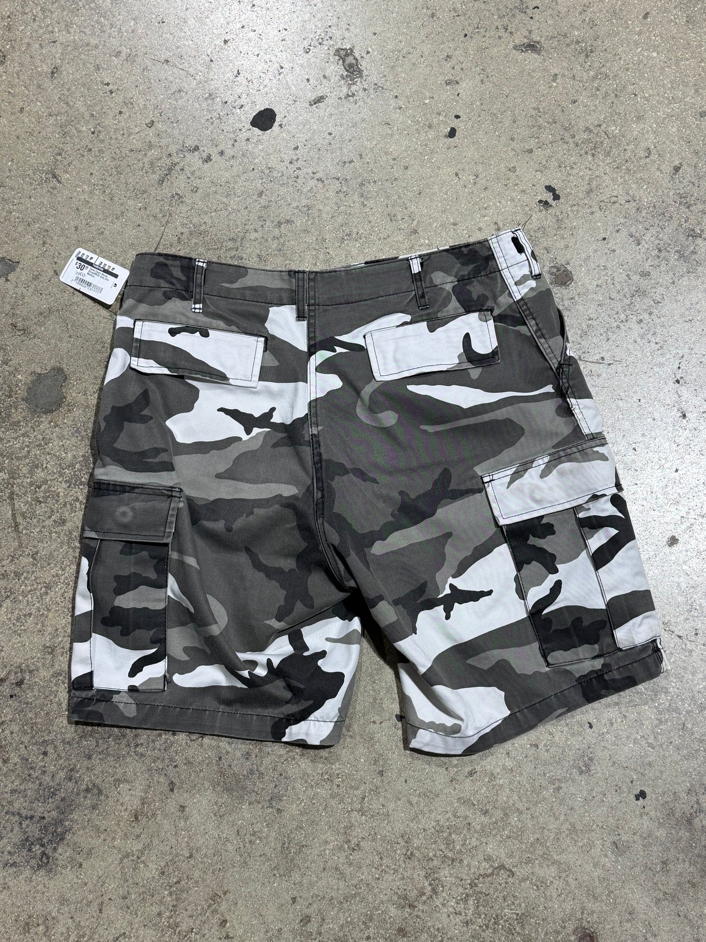 Camo Cargo Shorts - Snow/White Grey Size Medium