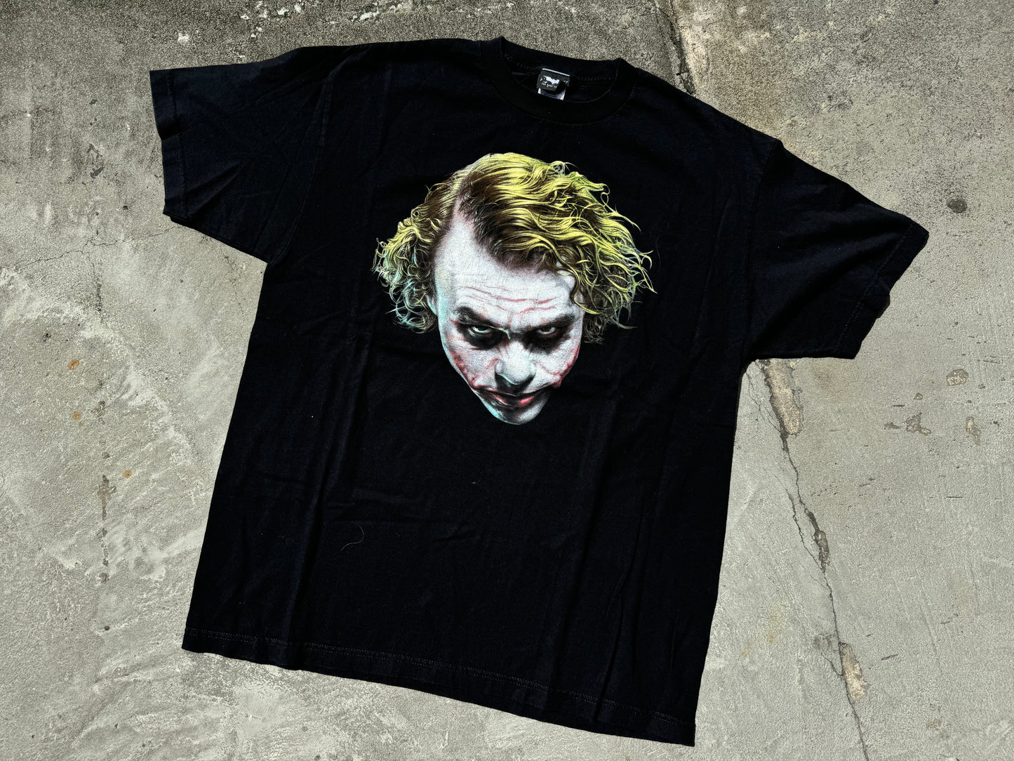 The Dark Knight Heath Ledger Joker Big Face  Tee - Black Size XL