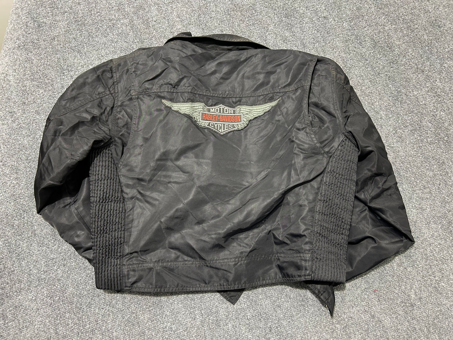 WMNS Cropped Harley Davidson Windbreaker - Black Size XL