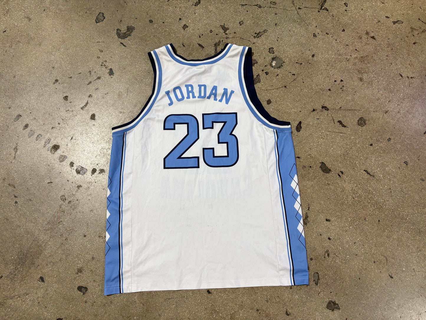 Jordan Brand North Carolina #23 Jersey - White Size XL