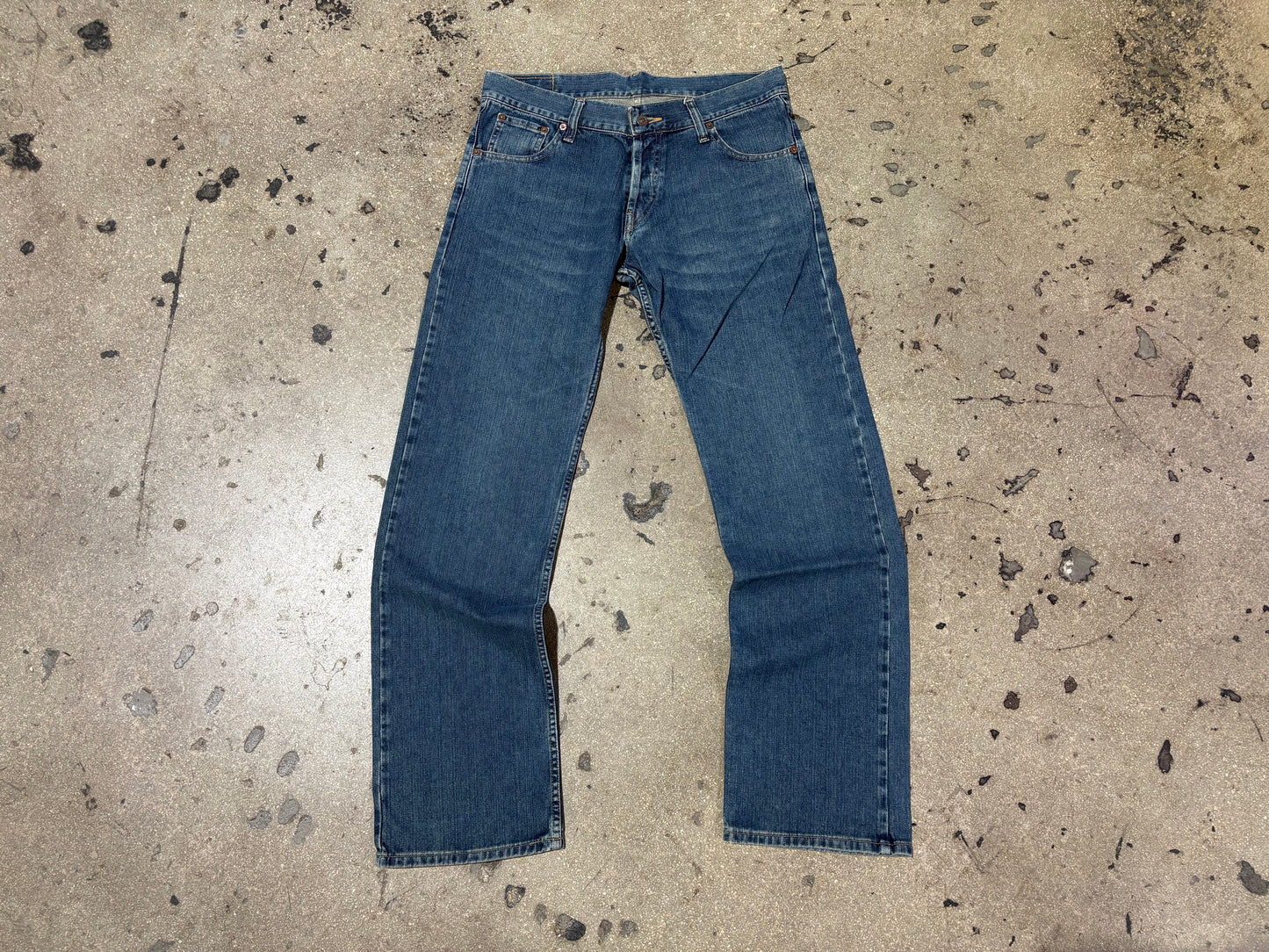 90s Levi's 549 Back Buckle Denim - Blue Size 33x32