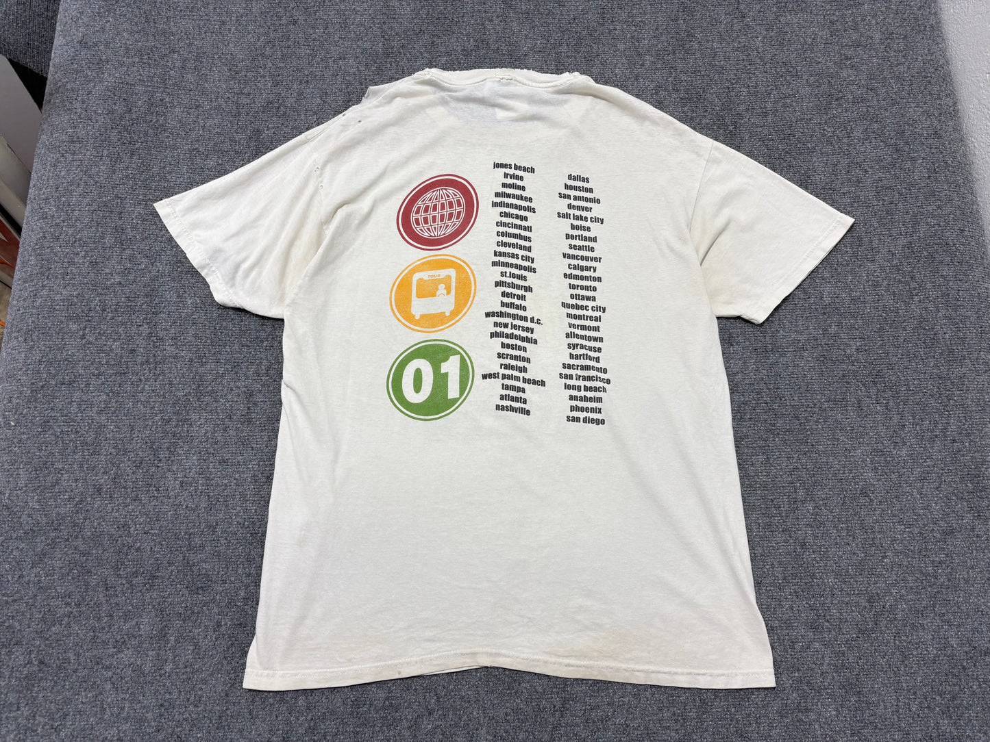 2001 Distressed / Thrashed Blink 182 Tee - White Size Large