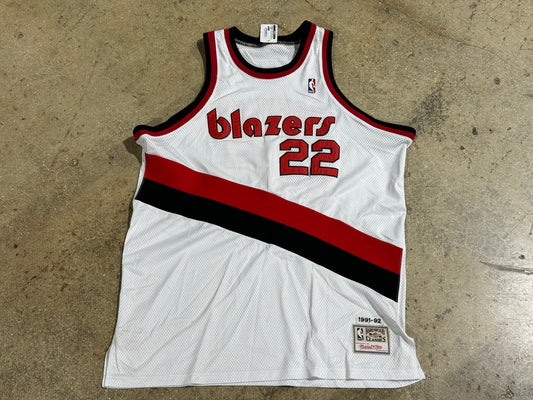 M&N Trailblazers Clyde Drexler Jersey Size 52/XXL