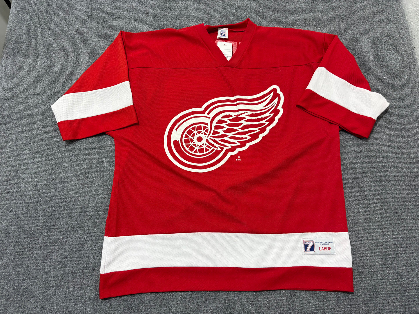 Logo 7 Detroit Red Wings #19 Jersey - Red Size Large