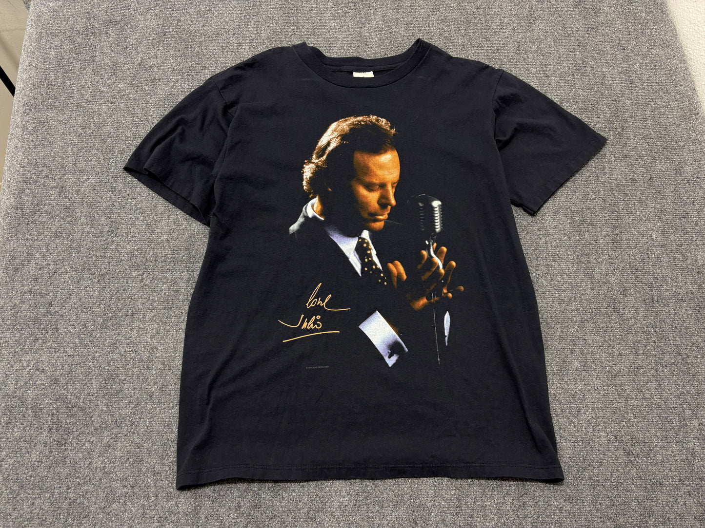 1994 Julio Iglesisas  Mic Tee - Black Size Large