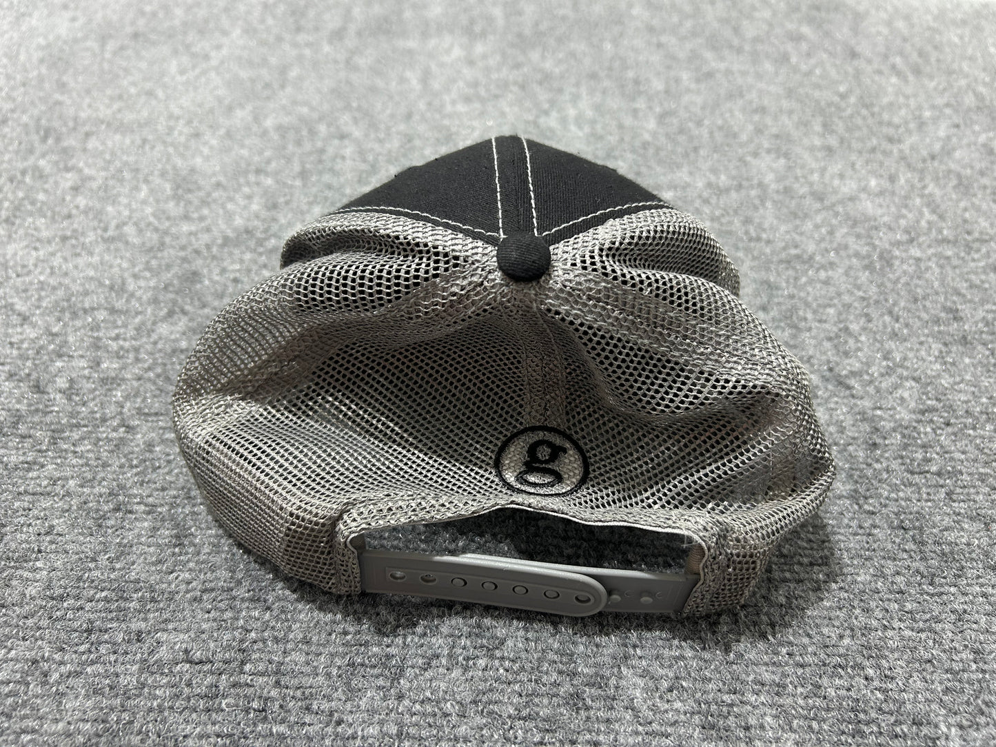 Garth Brooks Trucker Hat - Gray/Black(con)