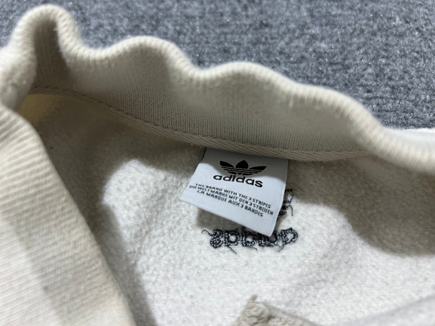 Adidas V Neck Crewneck - White Size Medium