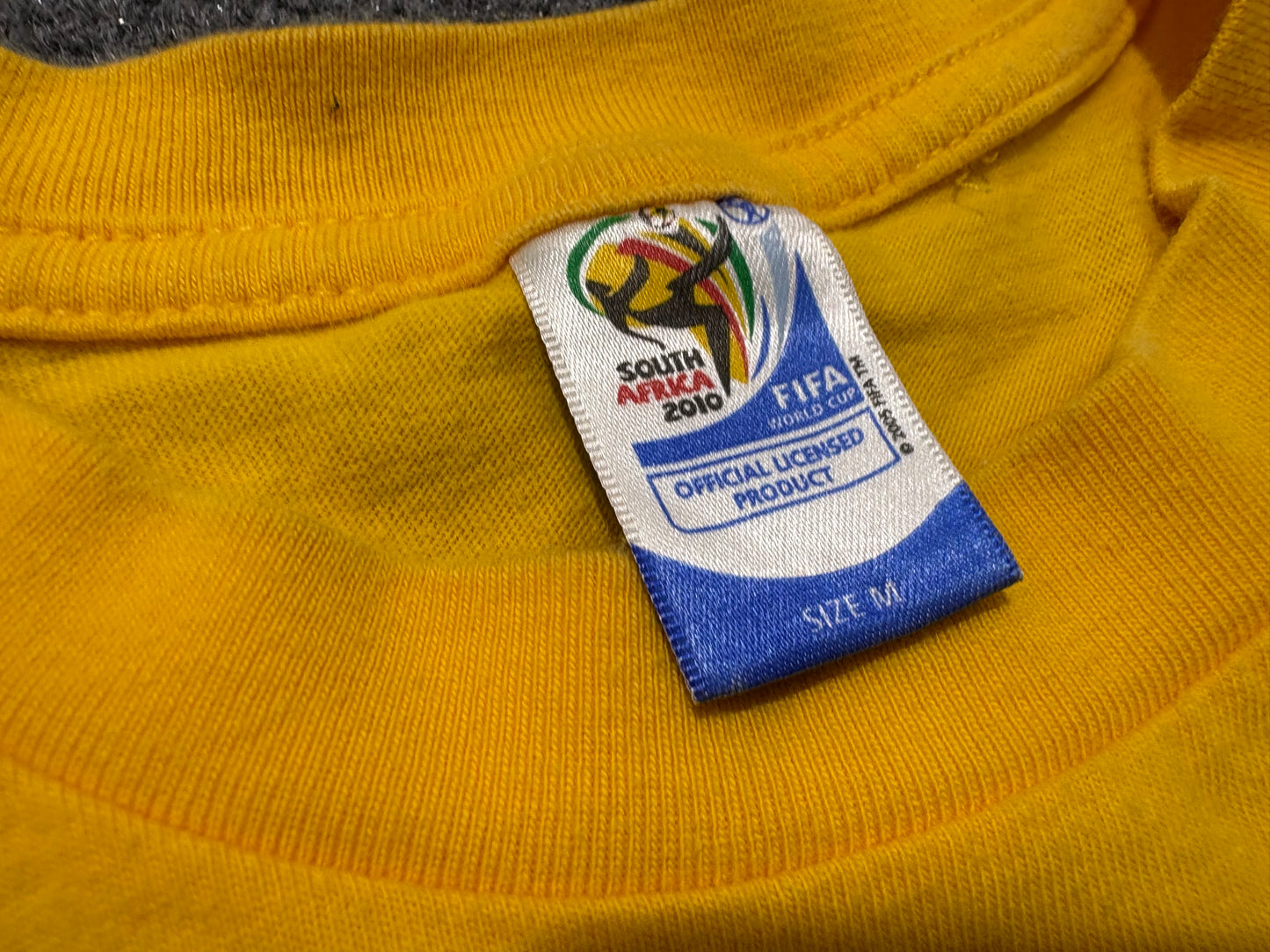 2010 World Cup South Africa Tee - Yellow Size Medium