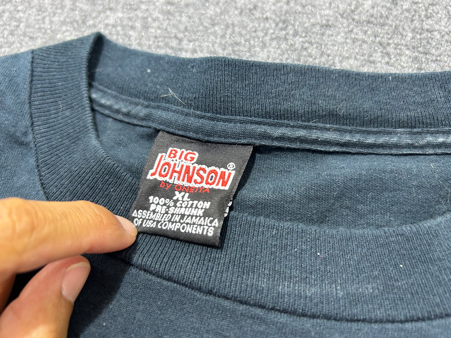 1998 Big Johnson If You Can Read This The Bitch Fell Off Tee - Black size XL