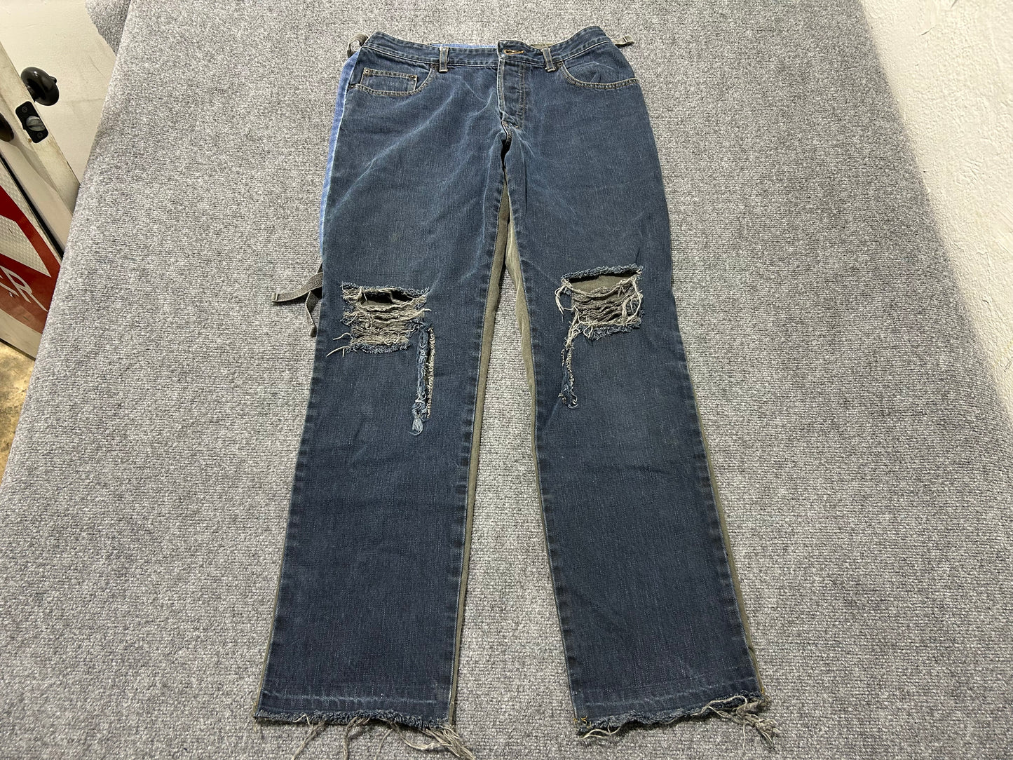 Mihara Tricolor Cargo Jeans - Blue/Black/Navy Size Large (con)