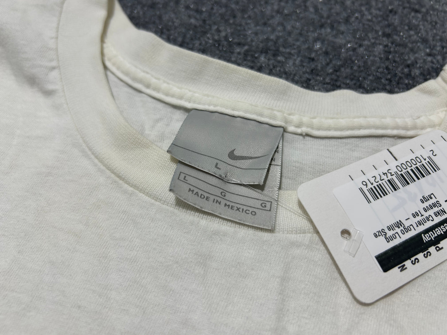 Nike Center Logo Long Sleeve Tee - White Size Large