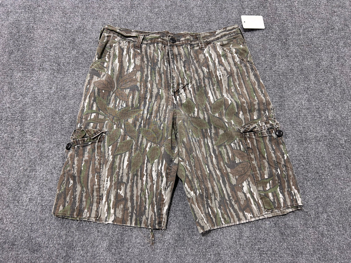 Bark Camo Shorts - Multi size Medium