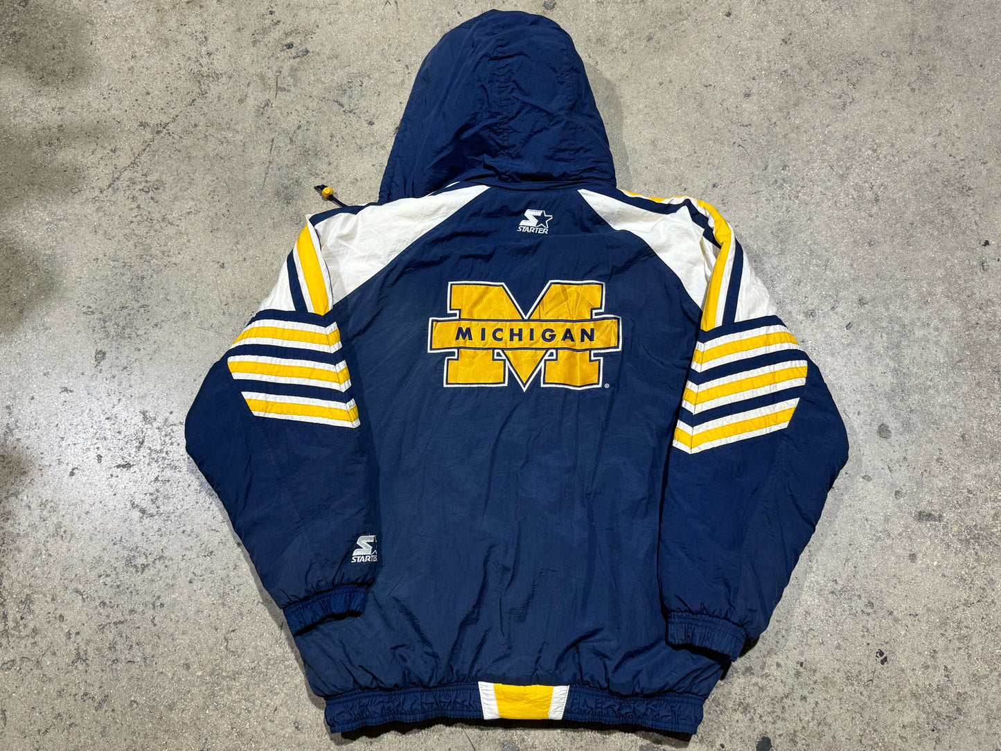 Starter University Of Michigan Hooded Jacket Size XL