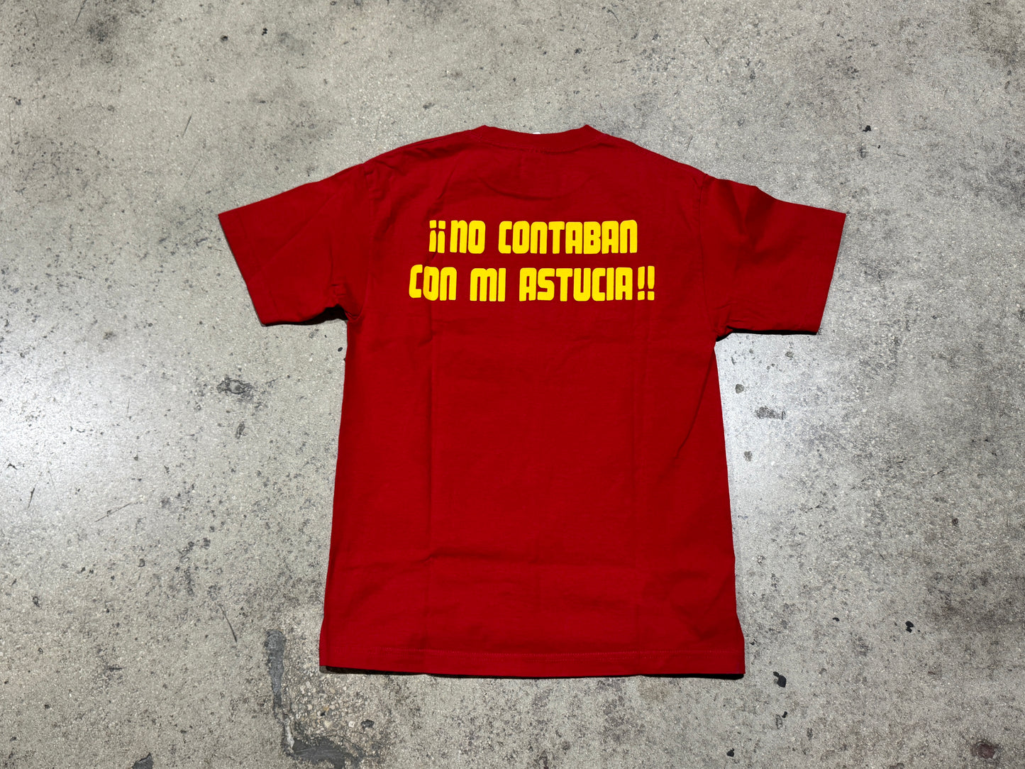 Chapulín No Contaban Tee - Red Size Medium